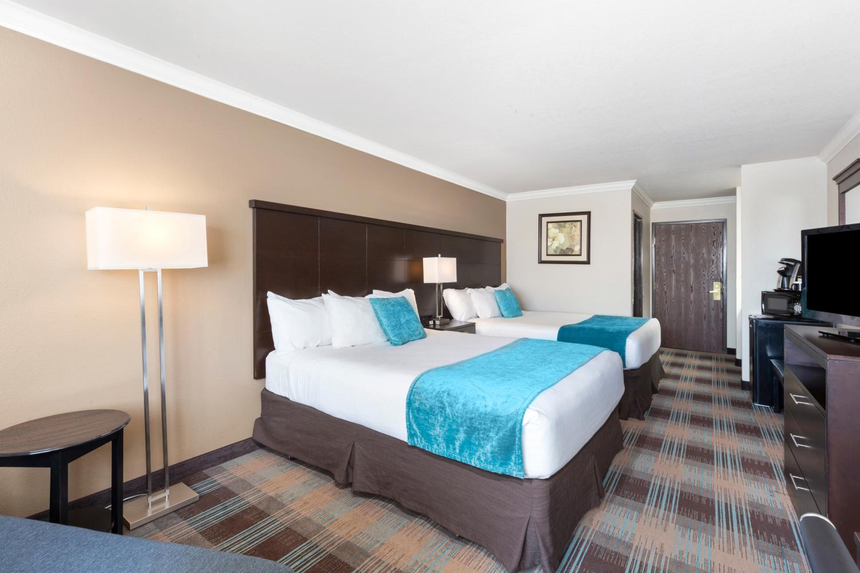 Inn at Moses Lake view 4