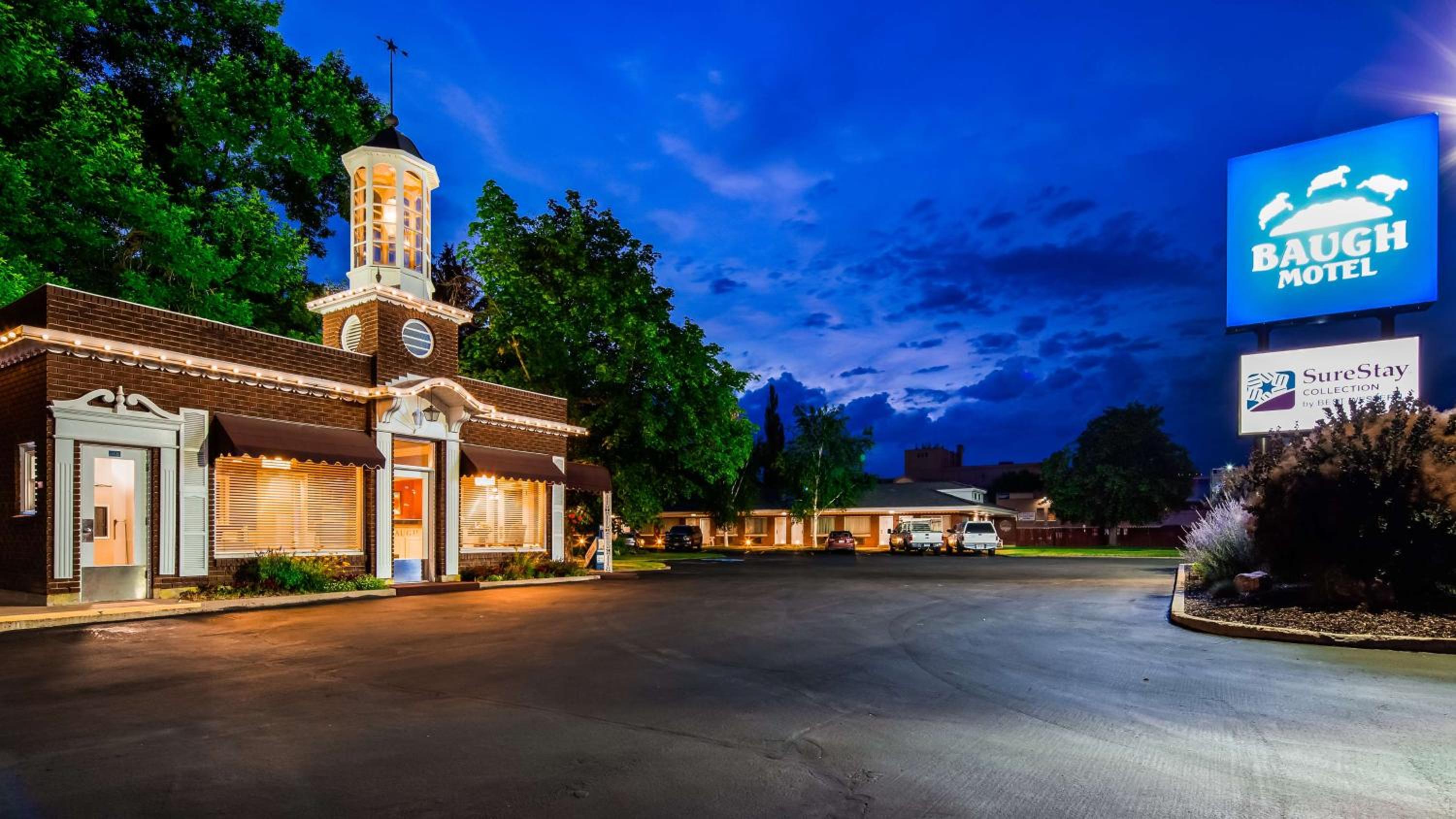 Logan Vacations - Baugh Motel, SureStay Collection by Best Western - Property Image 12