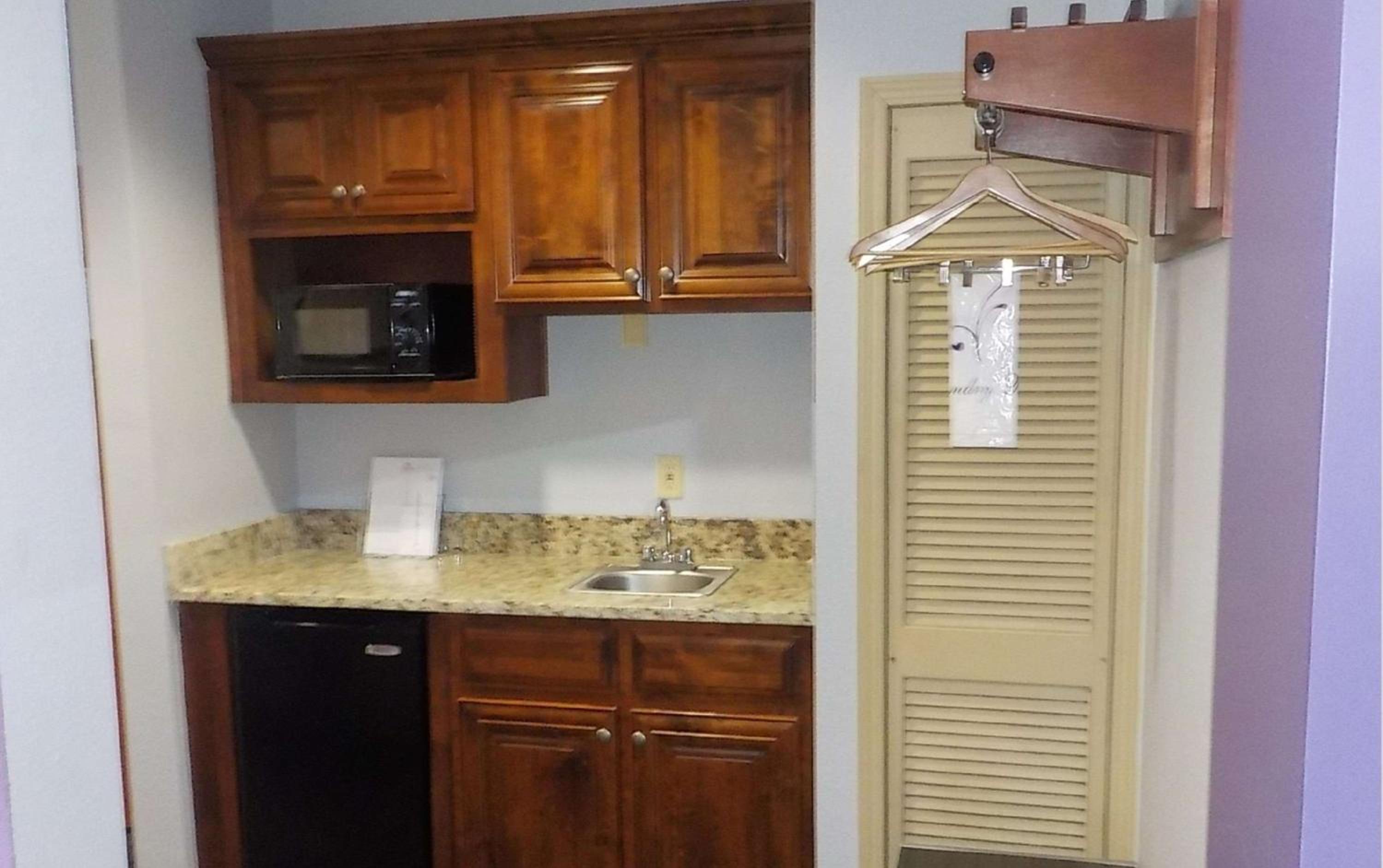 Warner Robins Vacations - SureStay Plus Hotel by Best Western Warner Robins AFB - Property Image 39