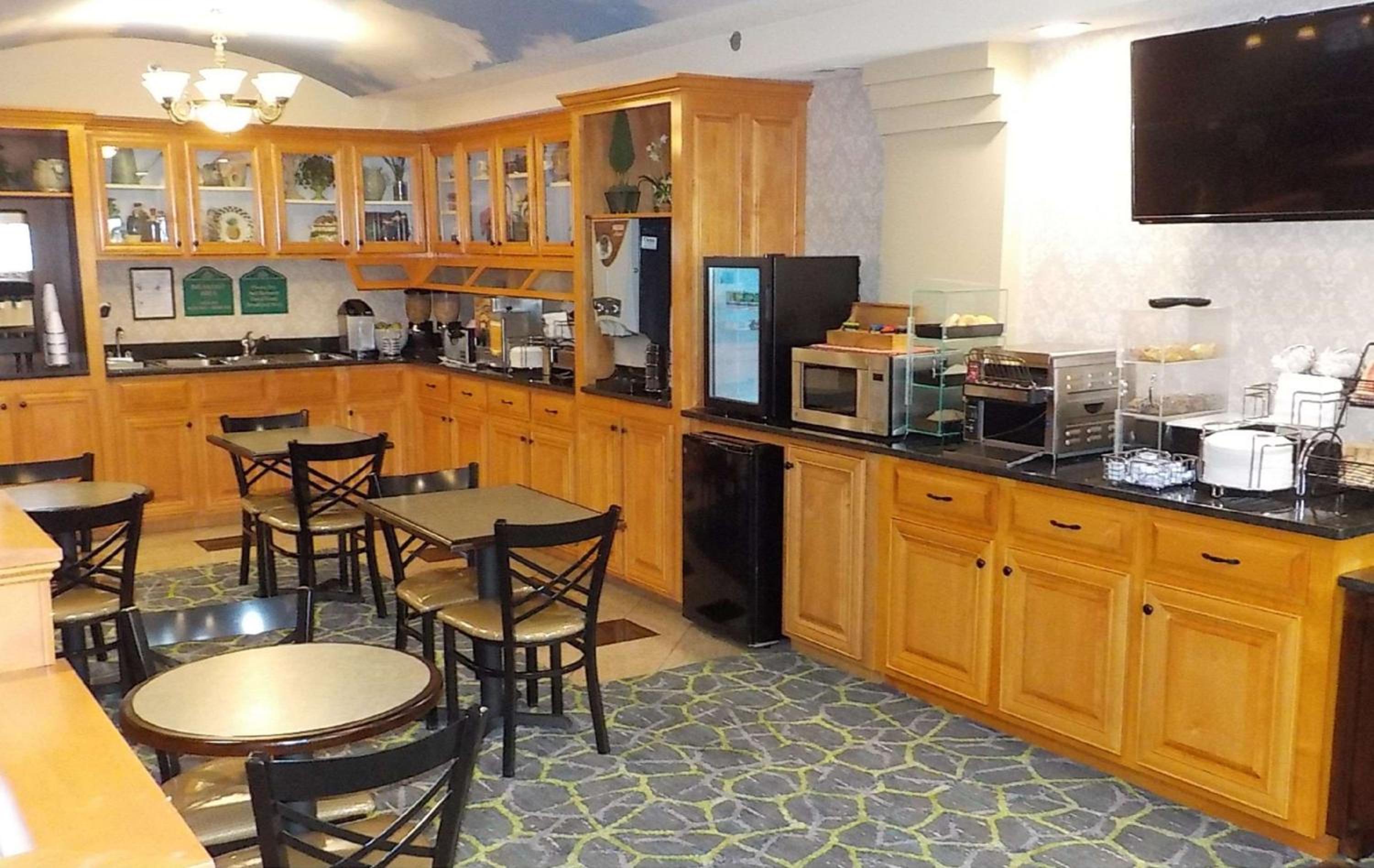 Warner Robins Vacations - SureStay Plus Hotel by Best Western Warner Robins AFB - Property Image 26