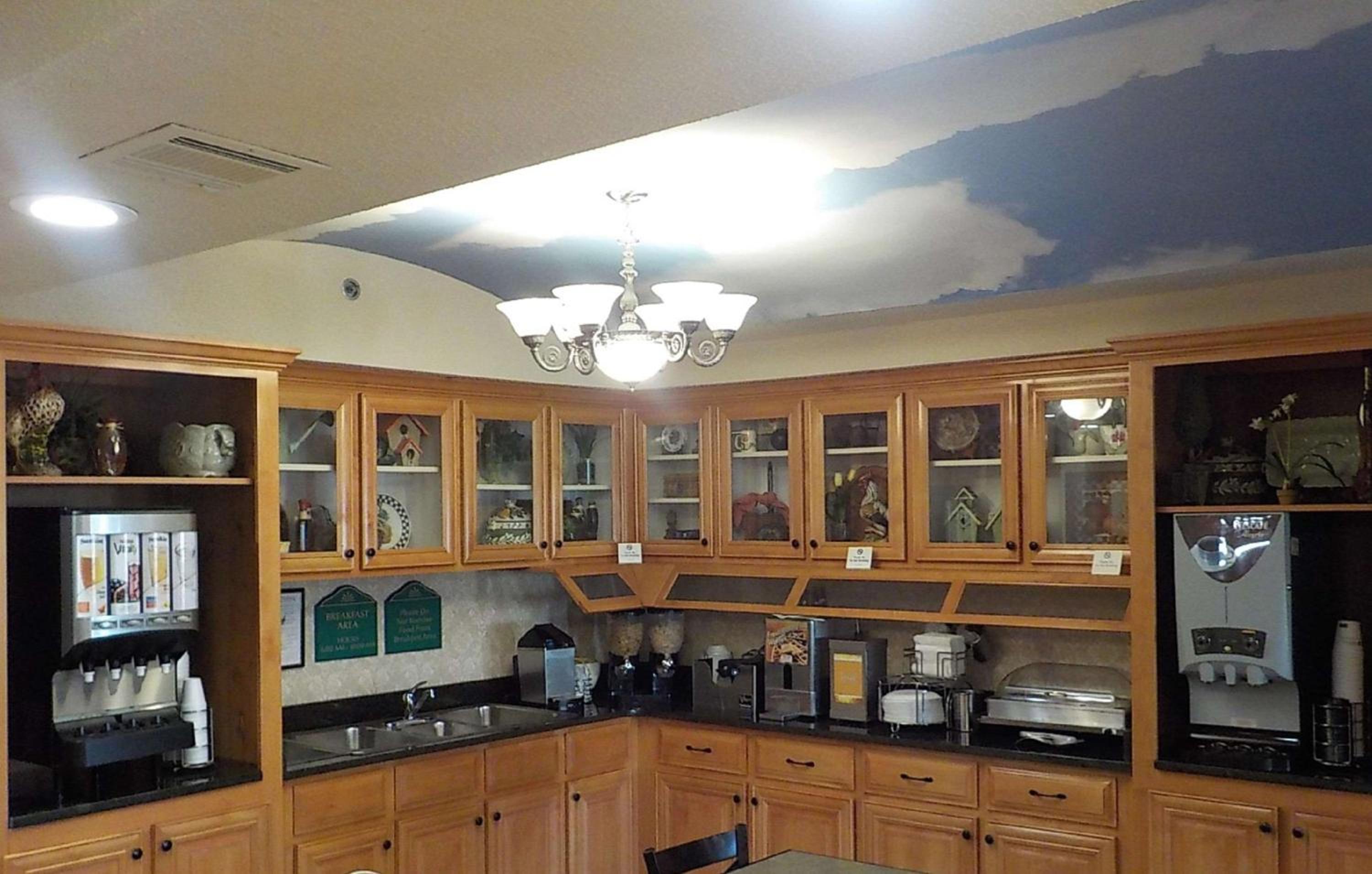 Warner Robins Vacations - SureStay Plus Hotel by Best Western Warner Robins AFB - Property Image 28