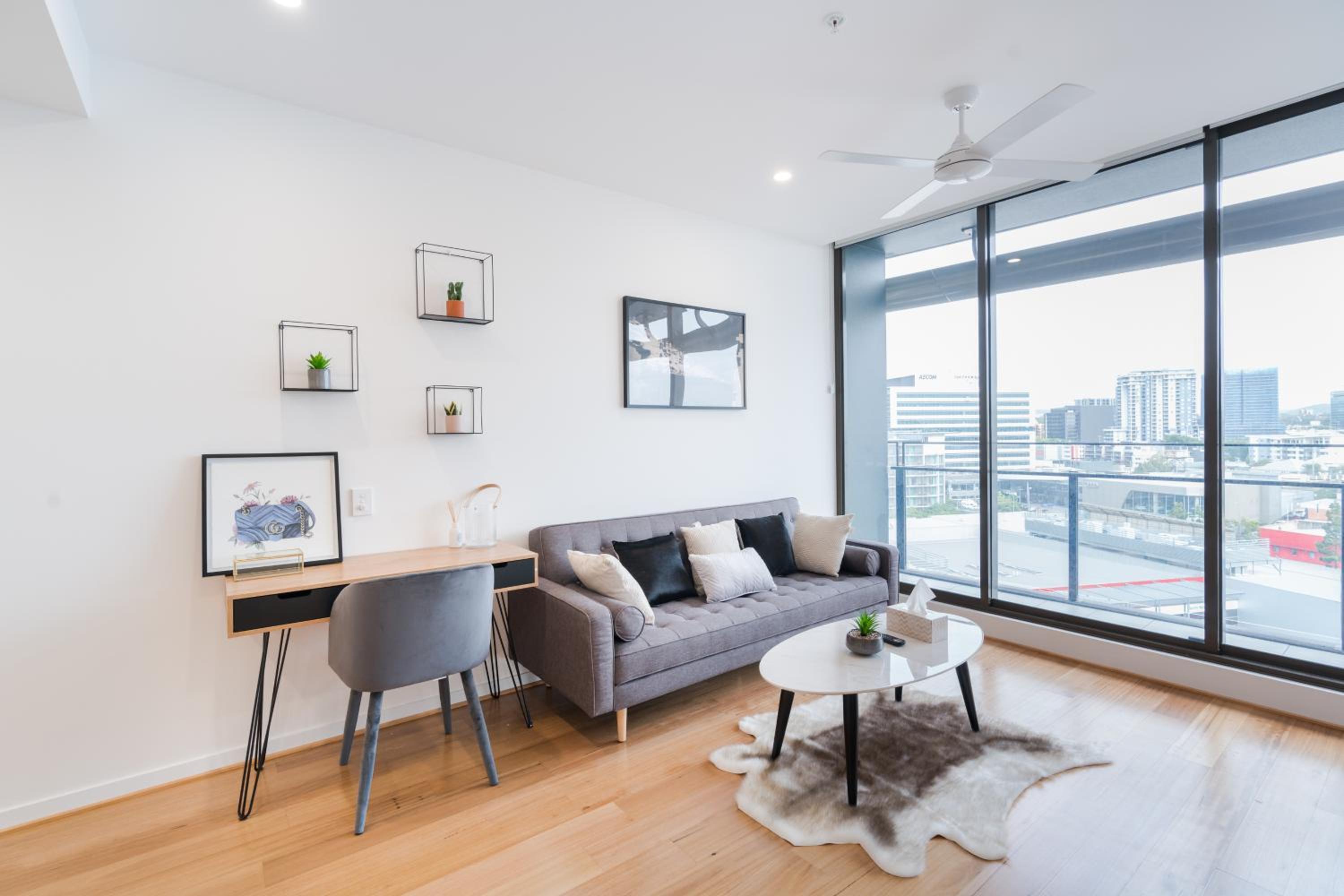 Minimalist & Warming APT - Close to CBD and Valley view 2