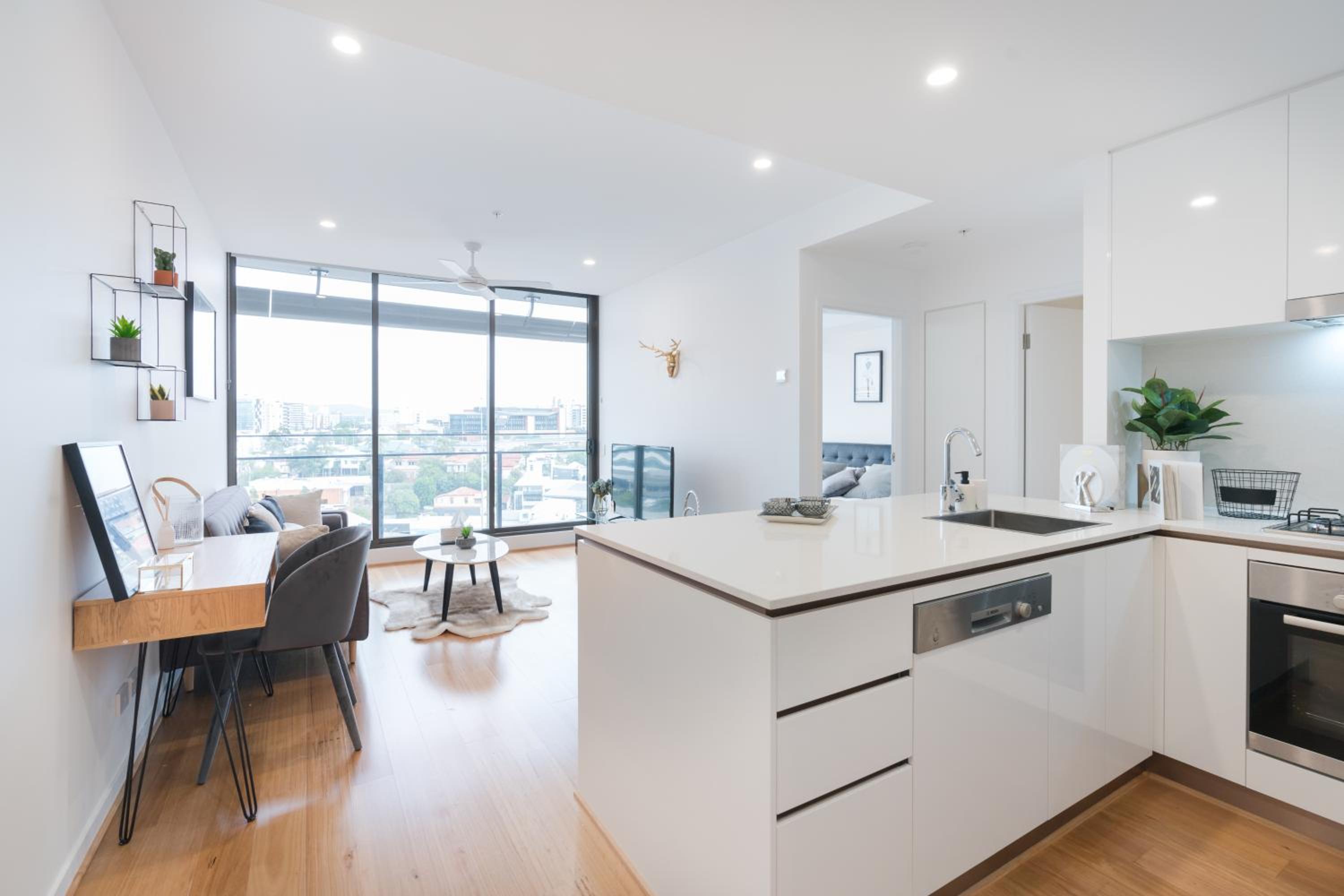 Minimalist & Warming APT - Close to CBD and Valley view 3