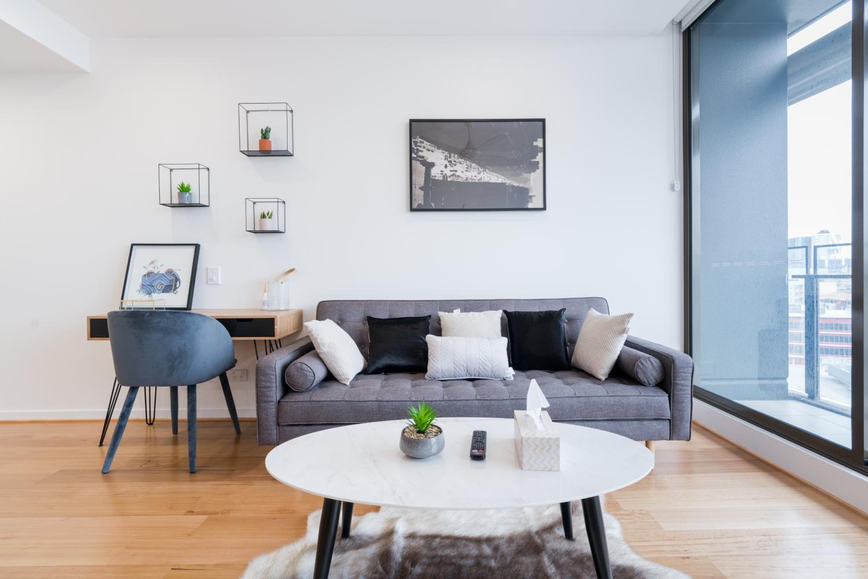 Minimalist & Warming APT - Close to CBD and Valley view 5