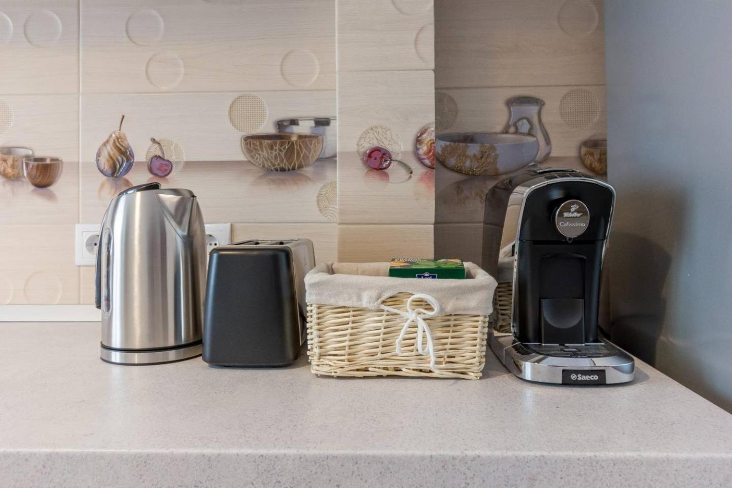 Spacious and Quiet 2 Bedroom Apartment