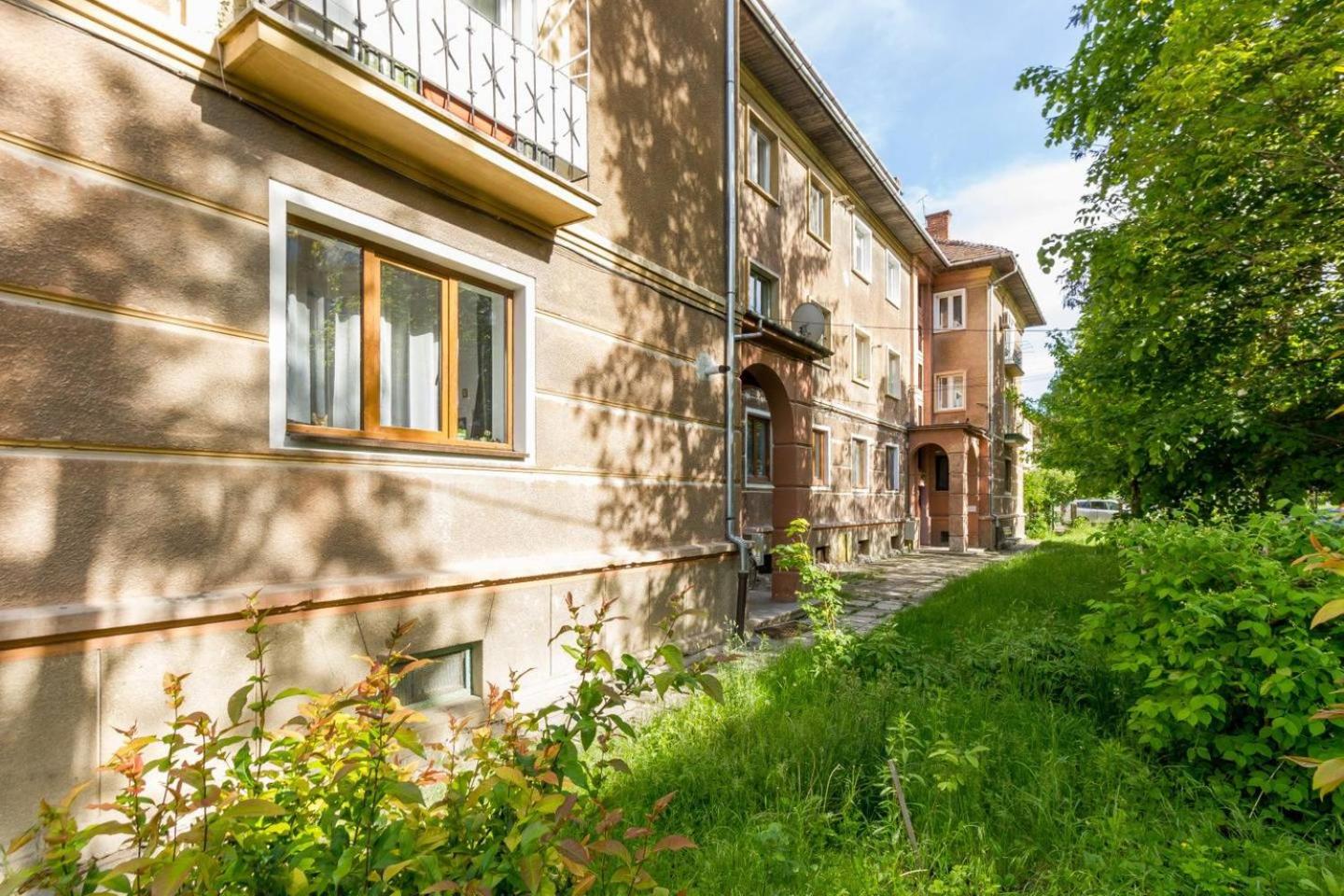 Hotel Spacious and Quiet 2 Bedroom Apartment - Image 1