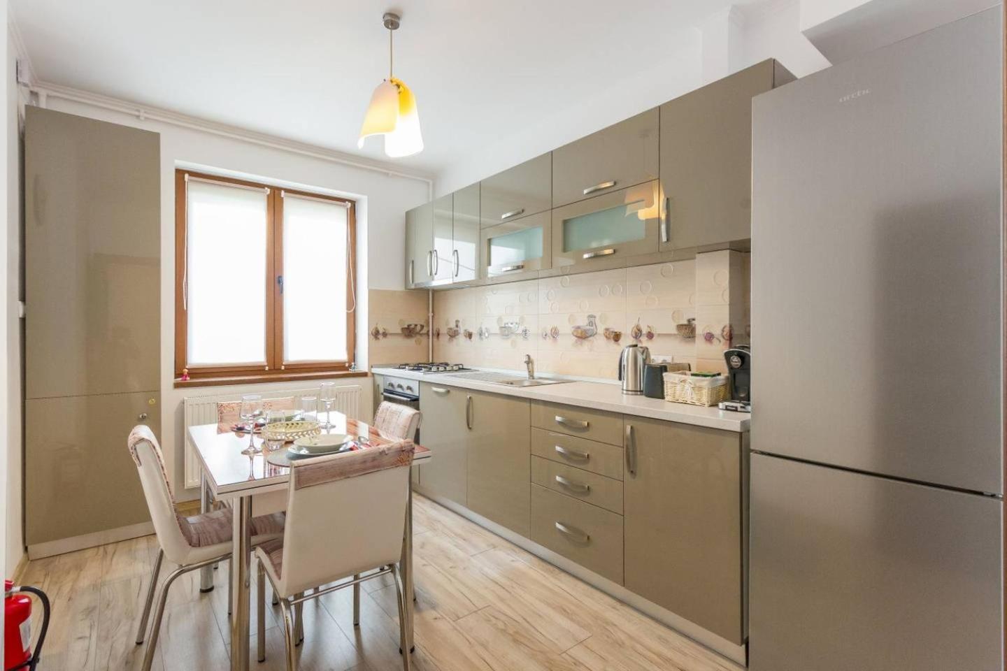 Spacious and Quiet 2 Bedroom Apartment