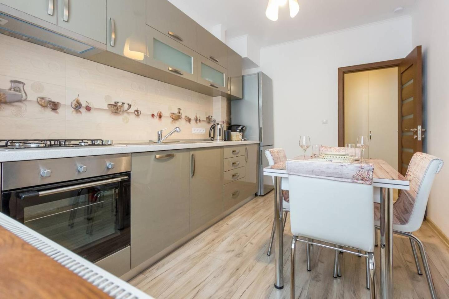 Spacious and Quiet 2 Bedroom Apartment