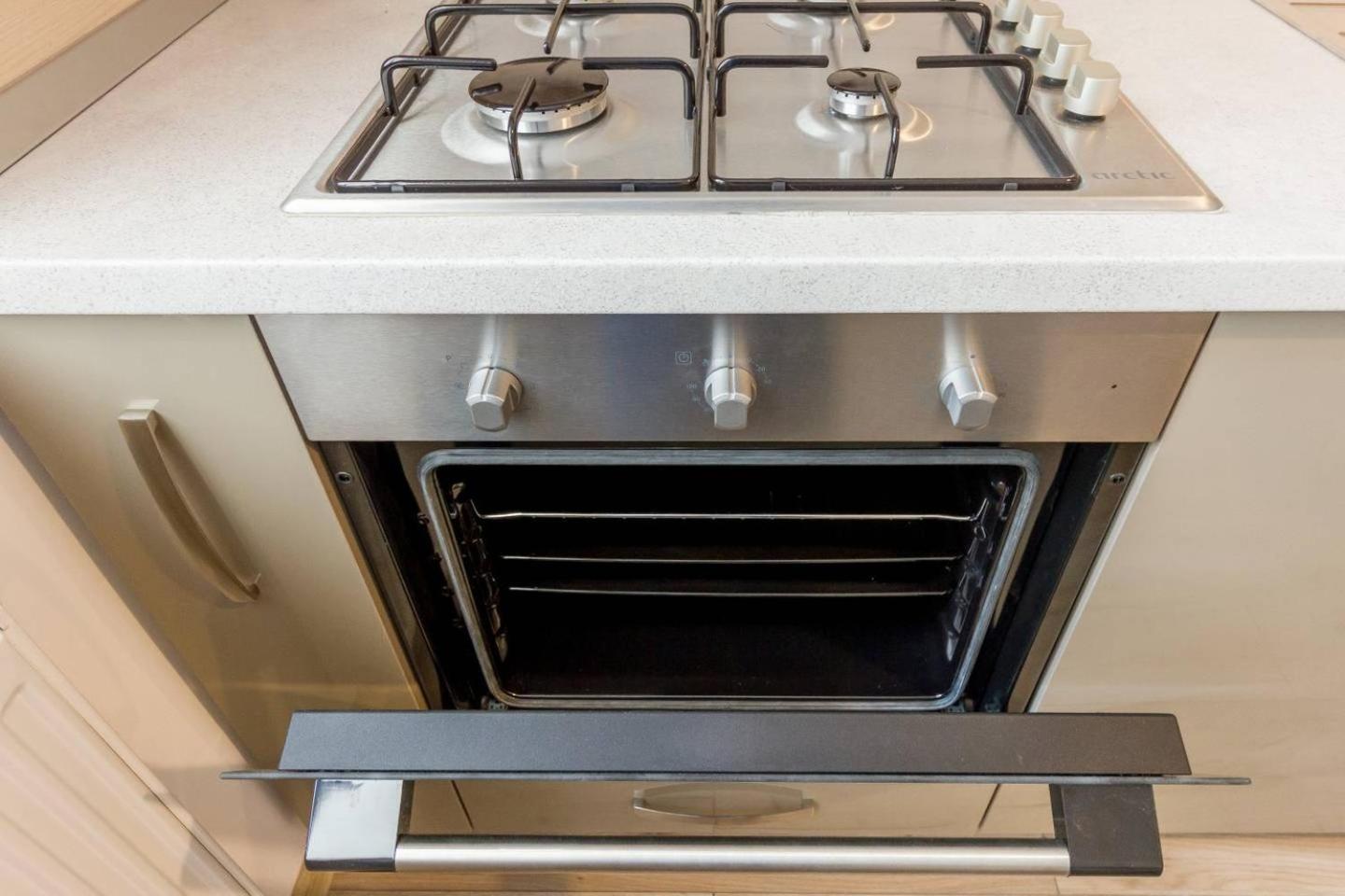 Spacious and Quiet 2 Bedroom Apartment