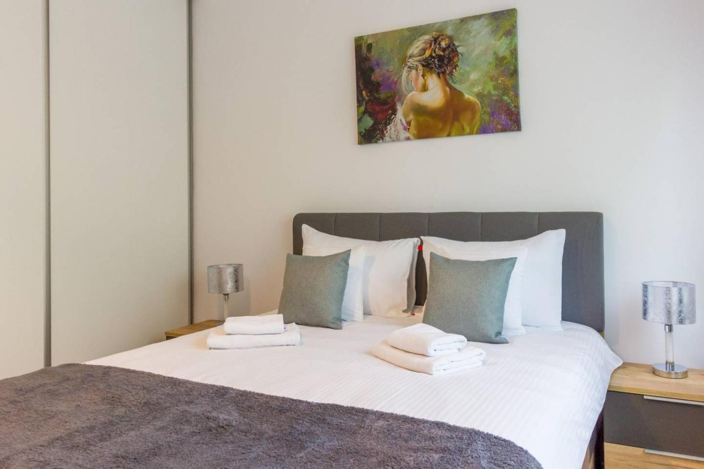 Spacious and Quiet 2 Bedroom Apartment