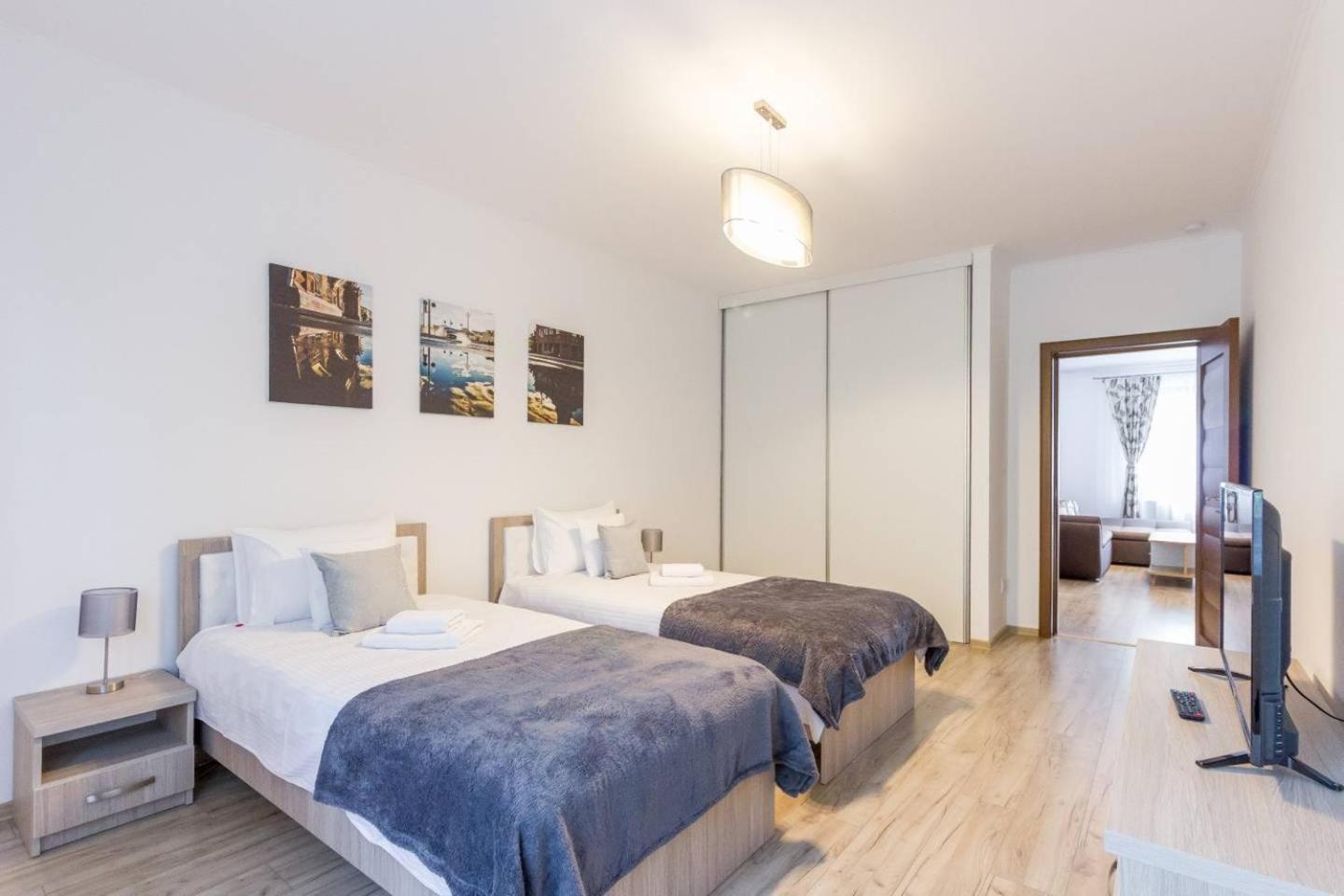 Spacious and Quiet 2 Bedroom Apartment