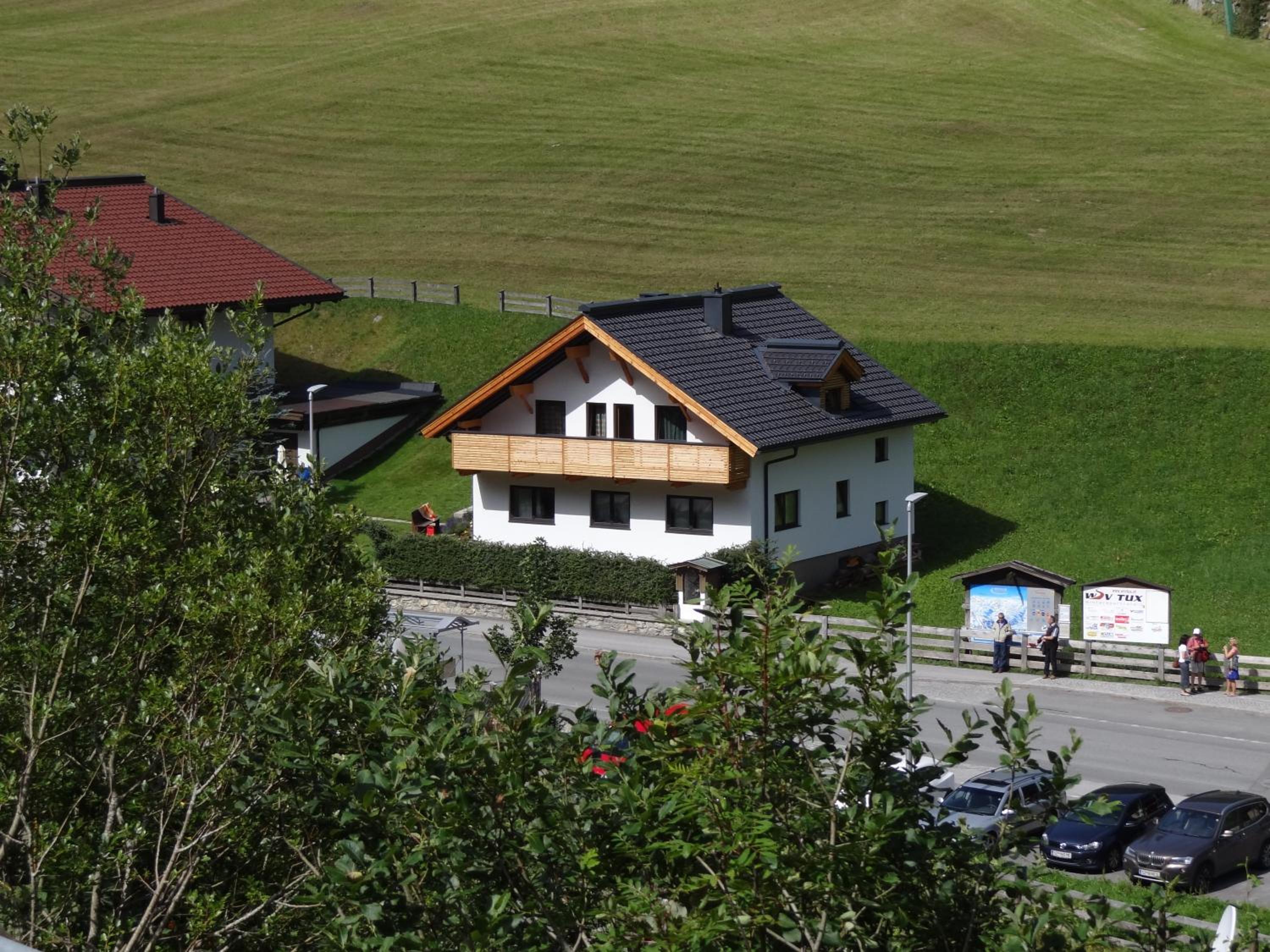 Photo 19