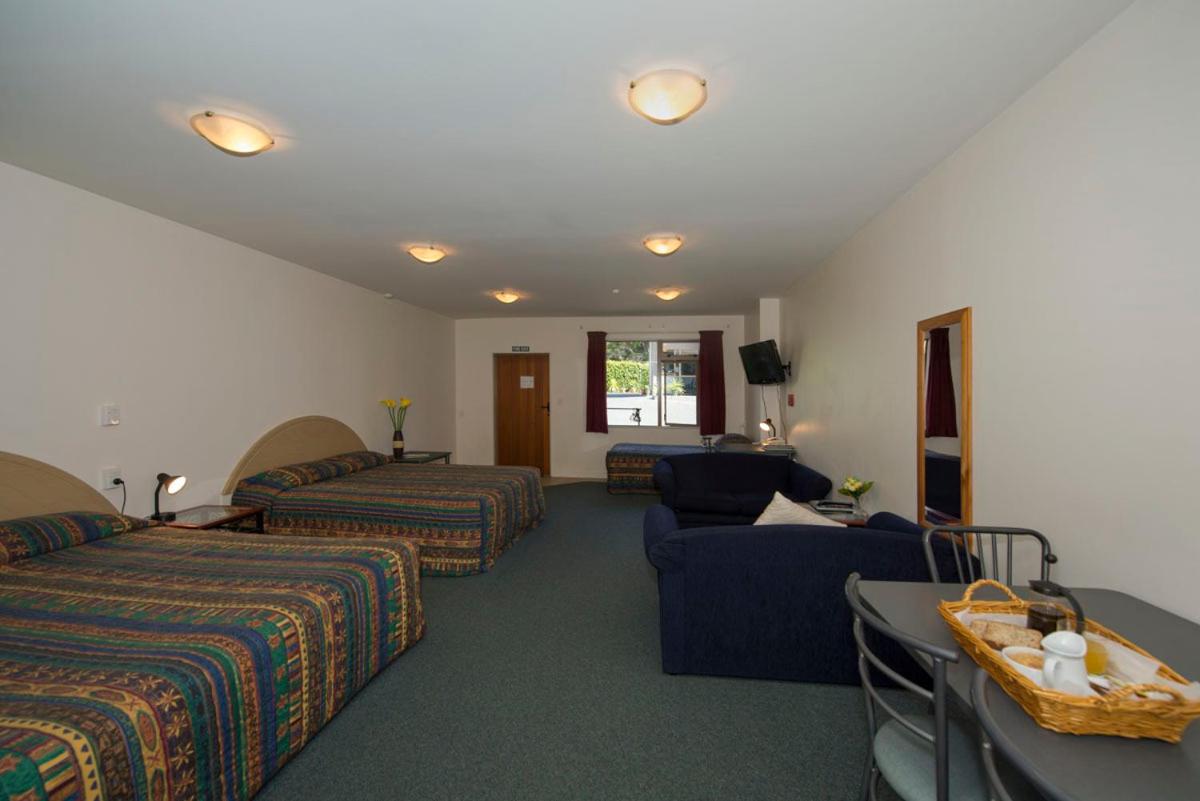 Lake Point Motel