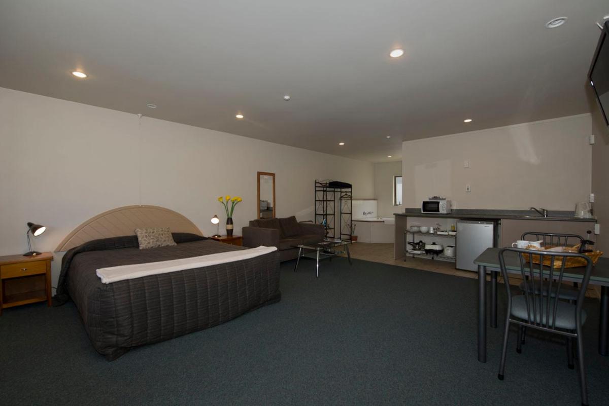 Lake Point Motel
