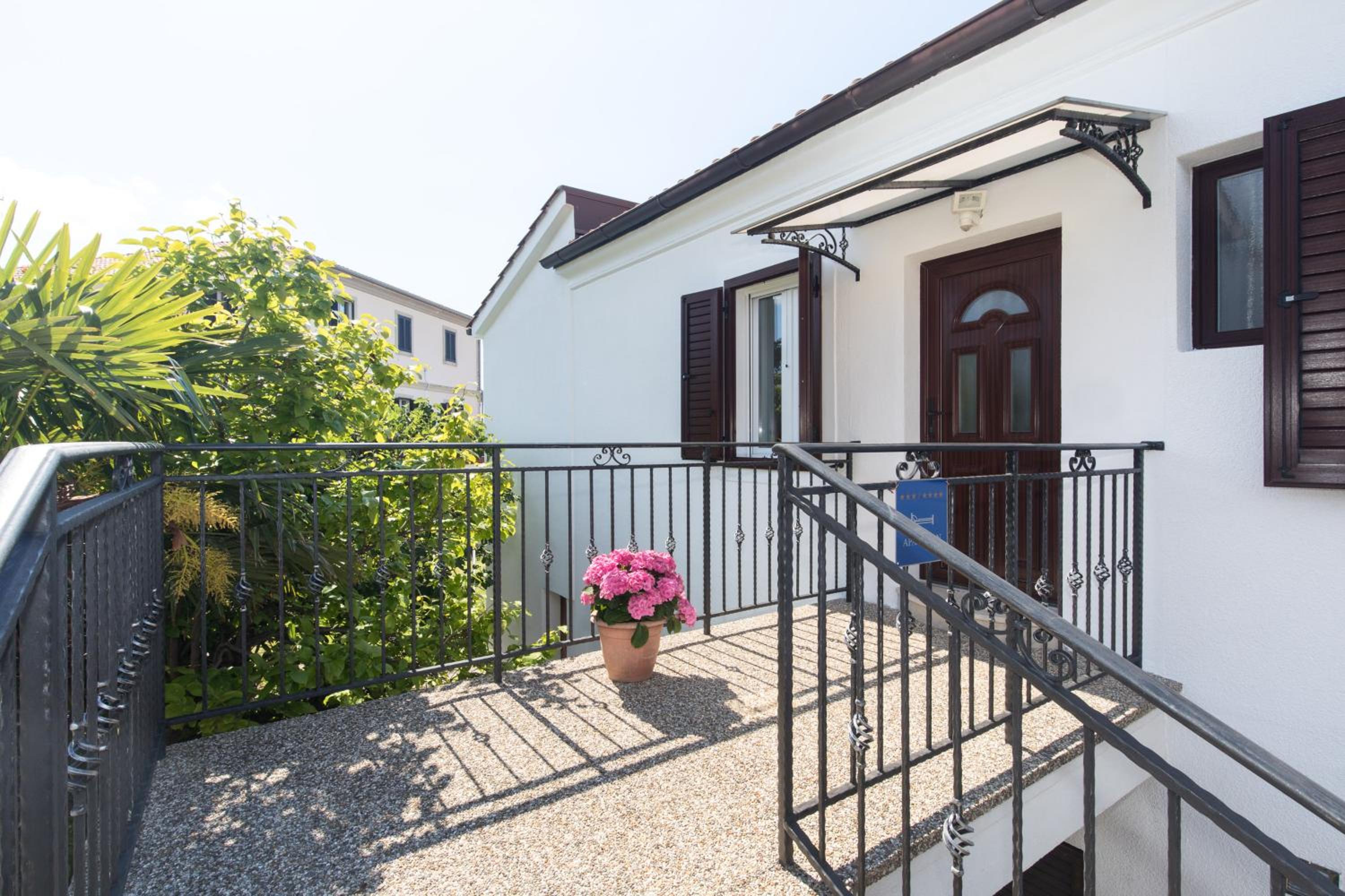 Apartments Ivona photo 5