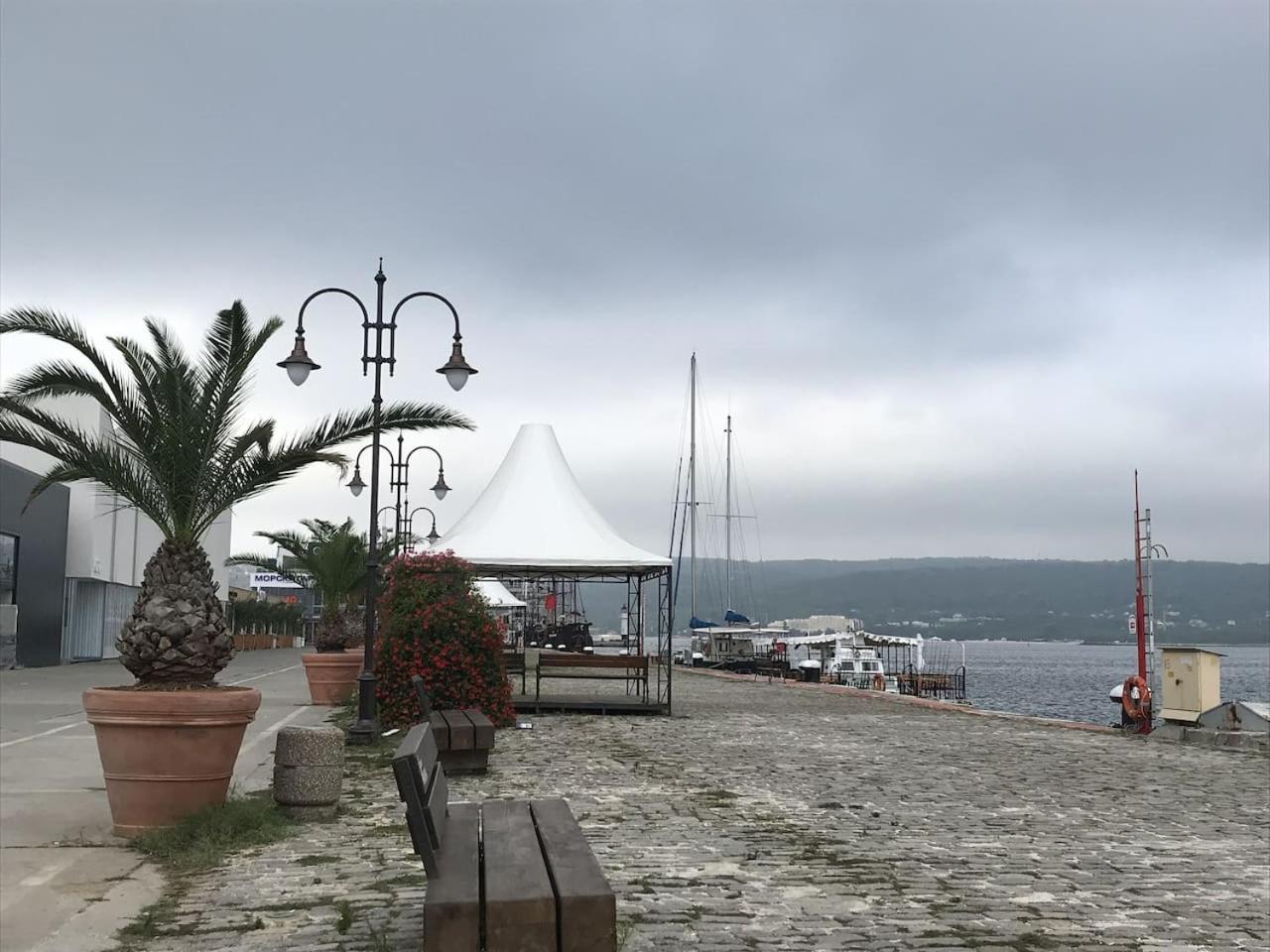 The Captain Be my guests! by RV Apartments