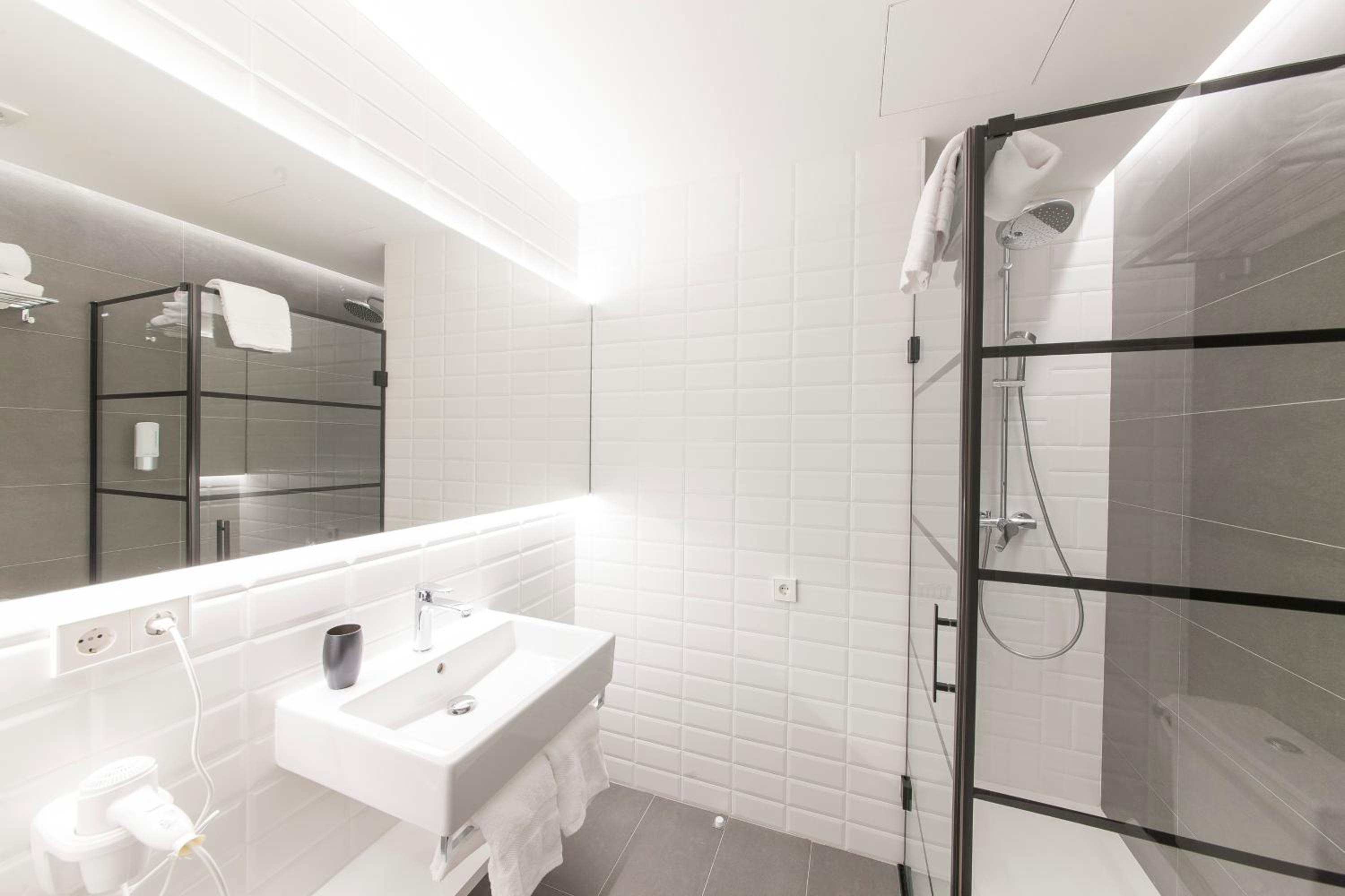 Antique Pamplona Tres Reyes Apartments view 5