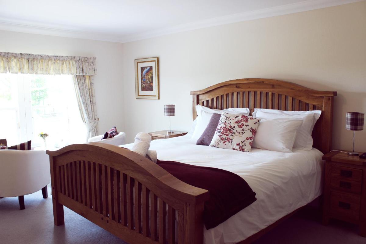 Tarrel Farmhouse view 4