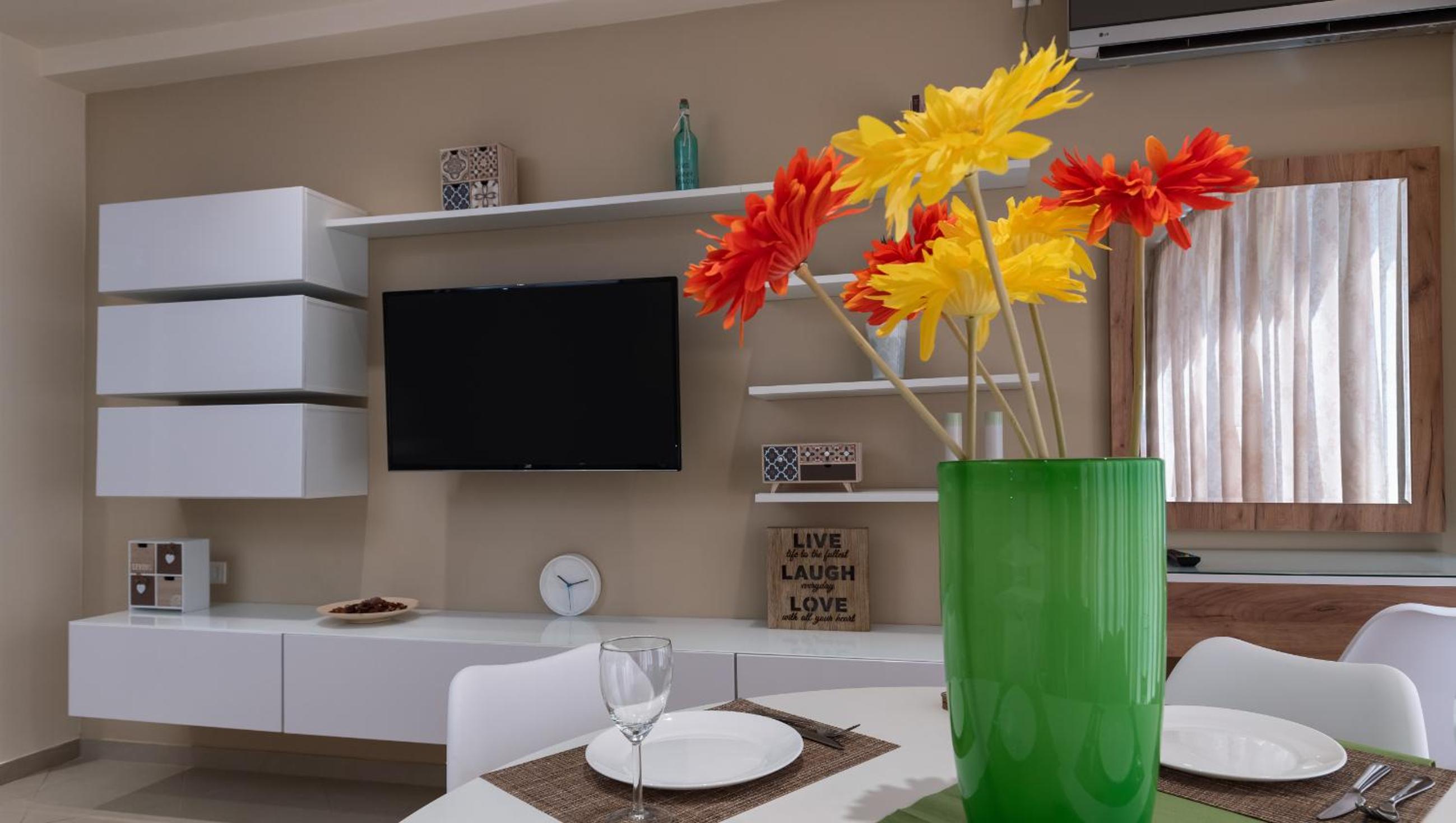 Amazing Apartments @ Monastiraki Subway Station