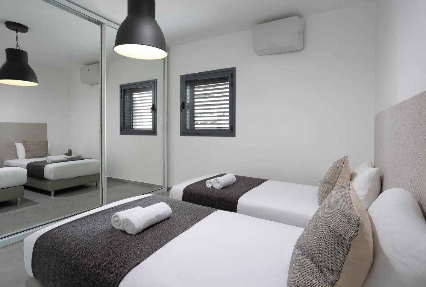 Spacious 3BR Penthouse with Jacuzzi on Rosthchild by HolyGuest