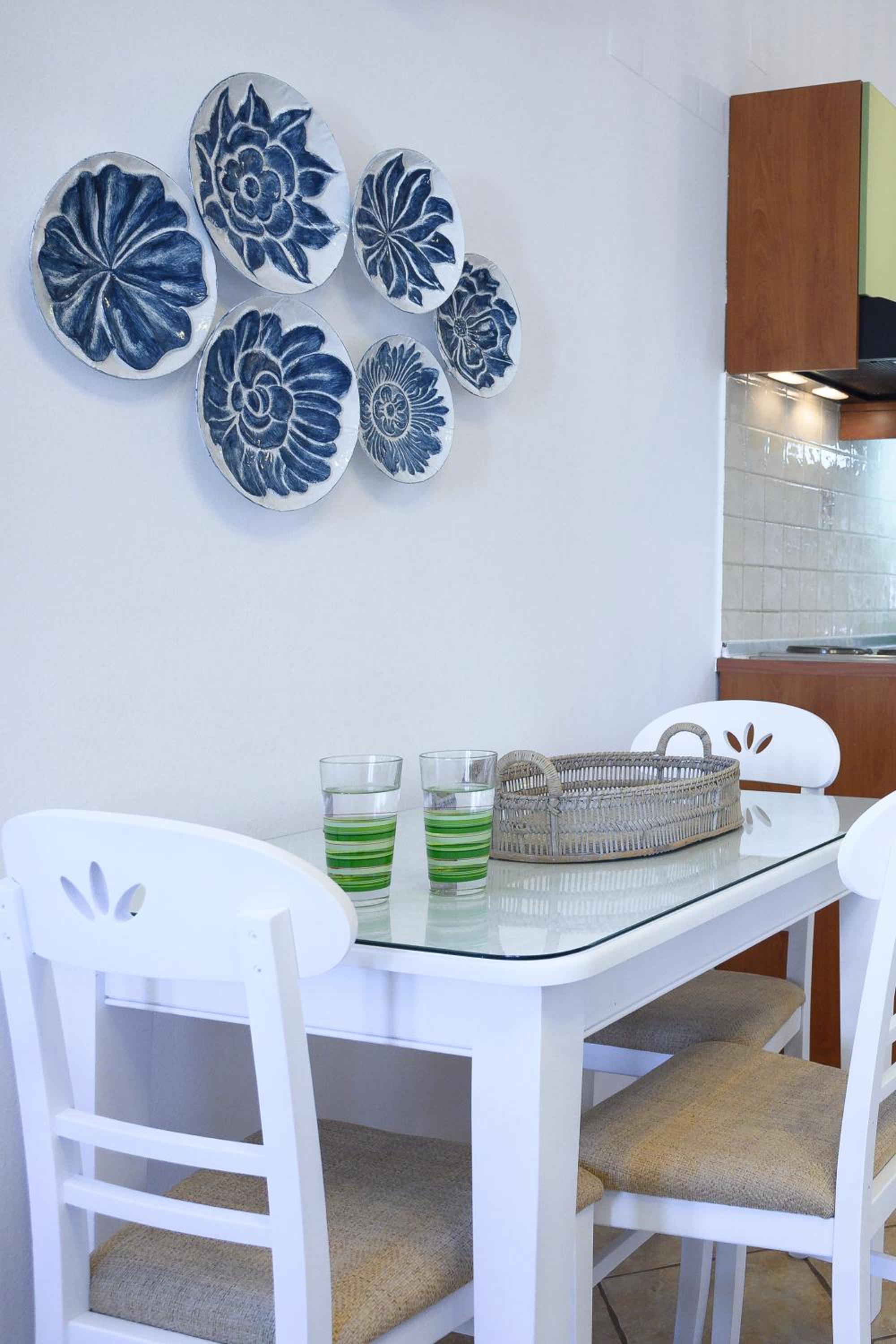 Mirabeli Apartments & Suites