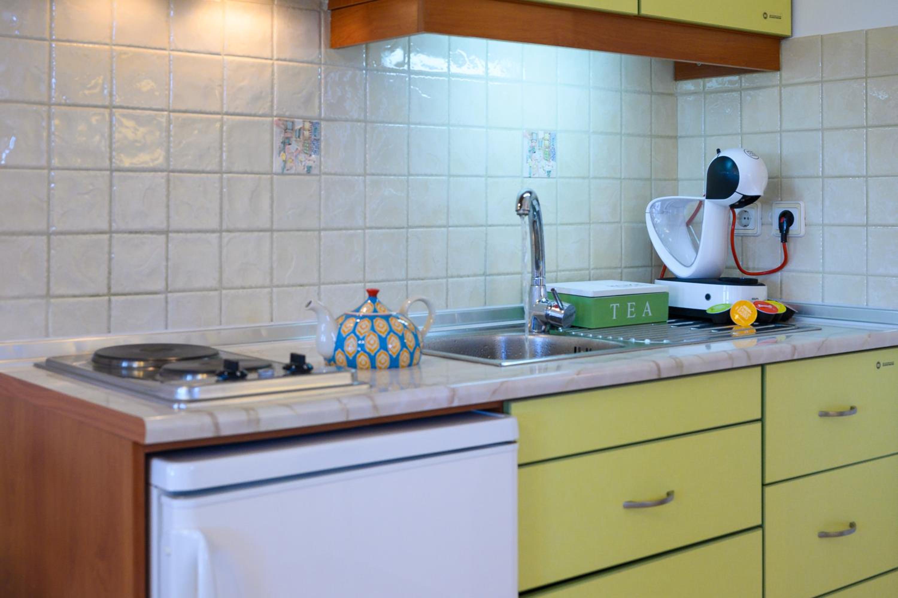 Mirabeli Apartments & Suites