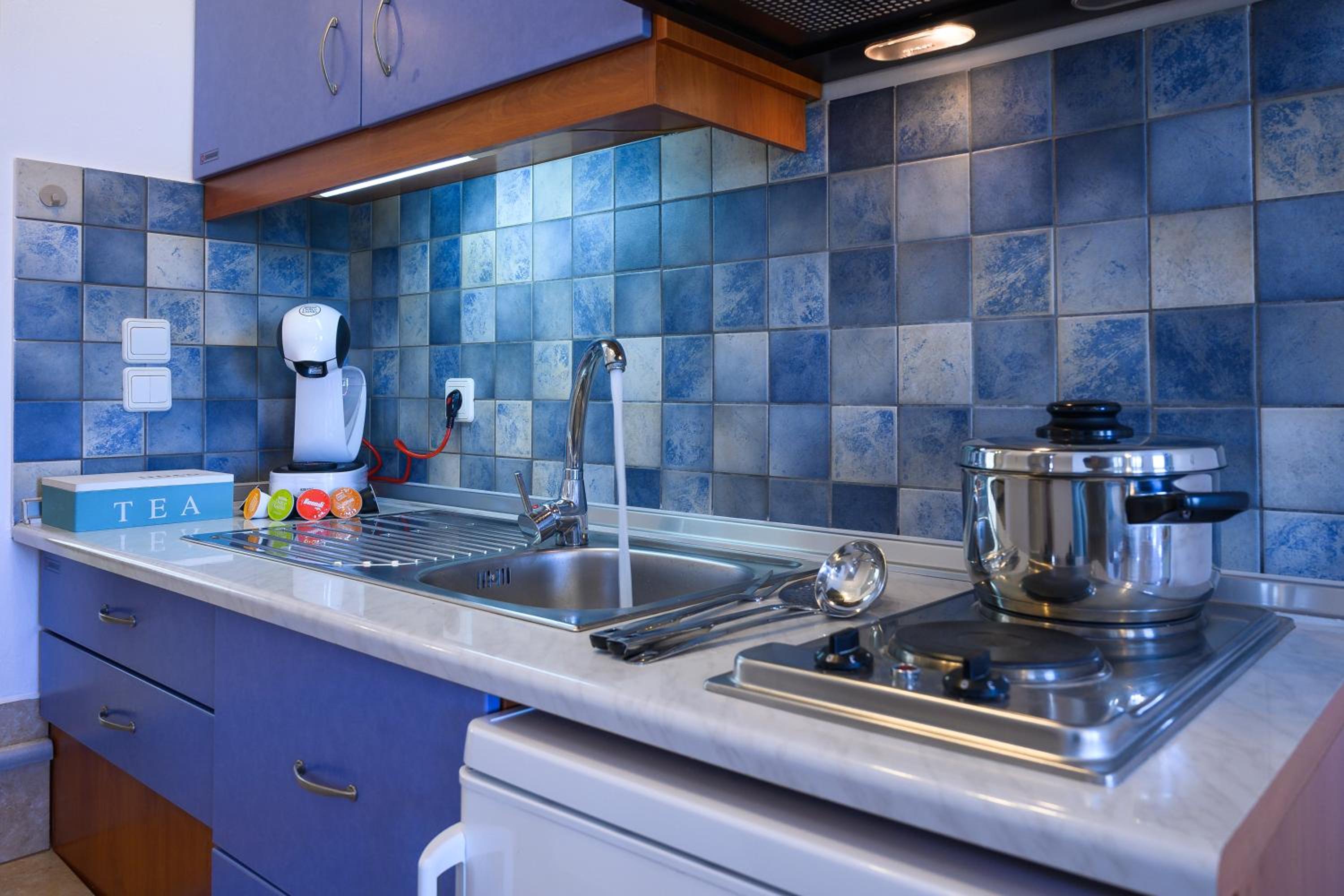 Mirabeli Apartments & Suites