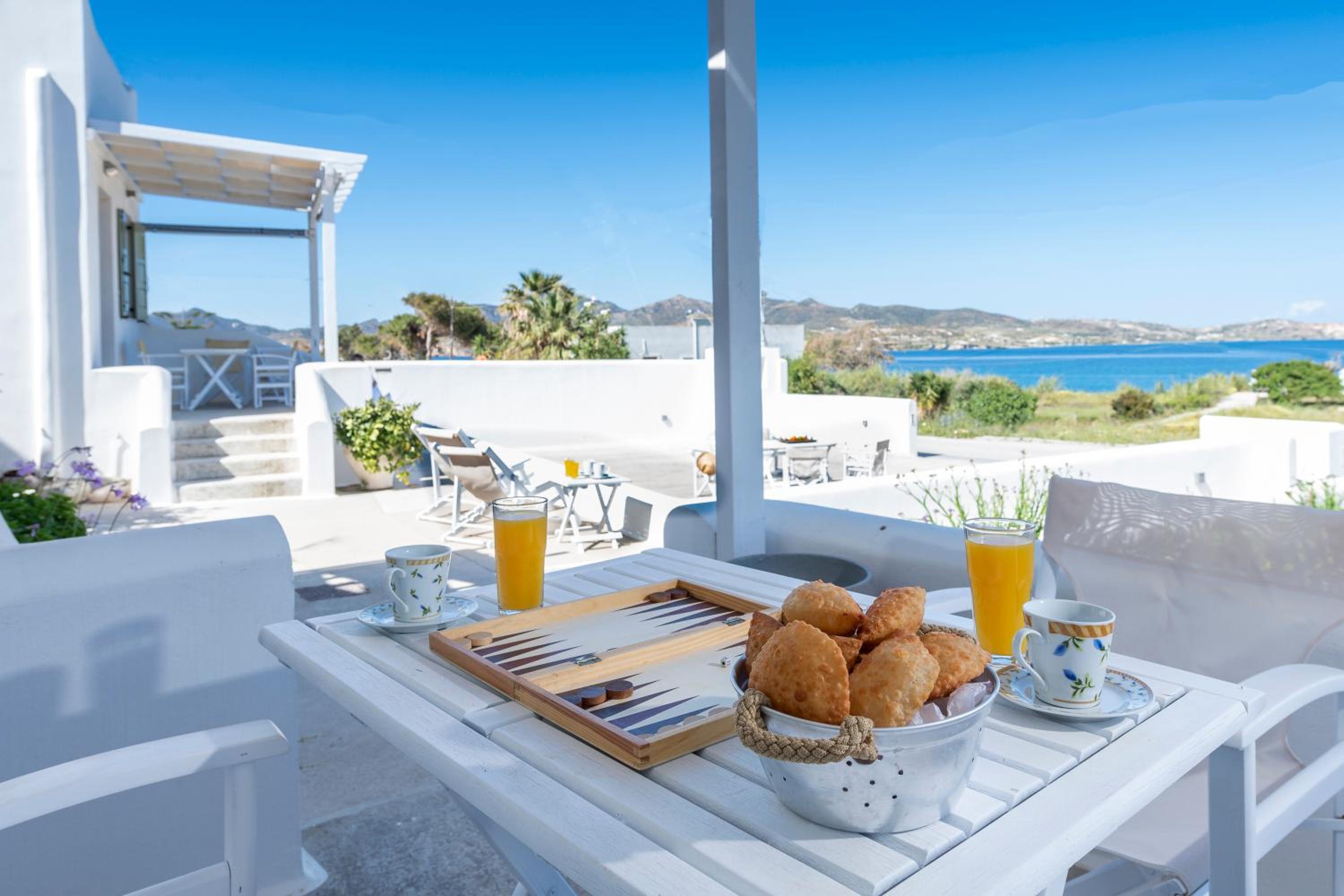 Mirabeli Apartments & Suites