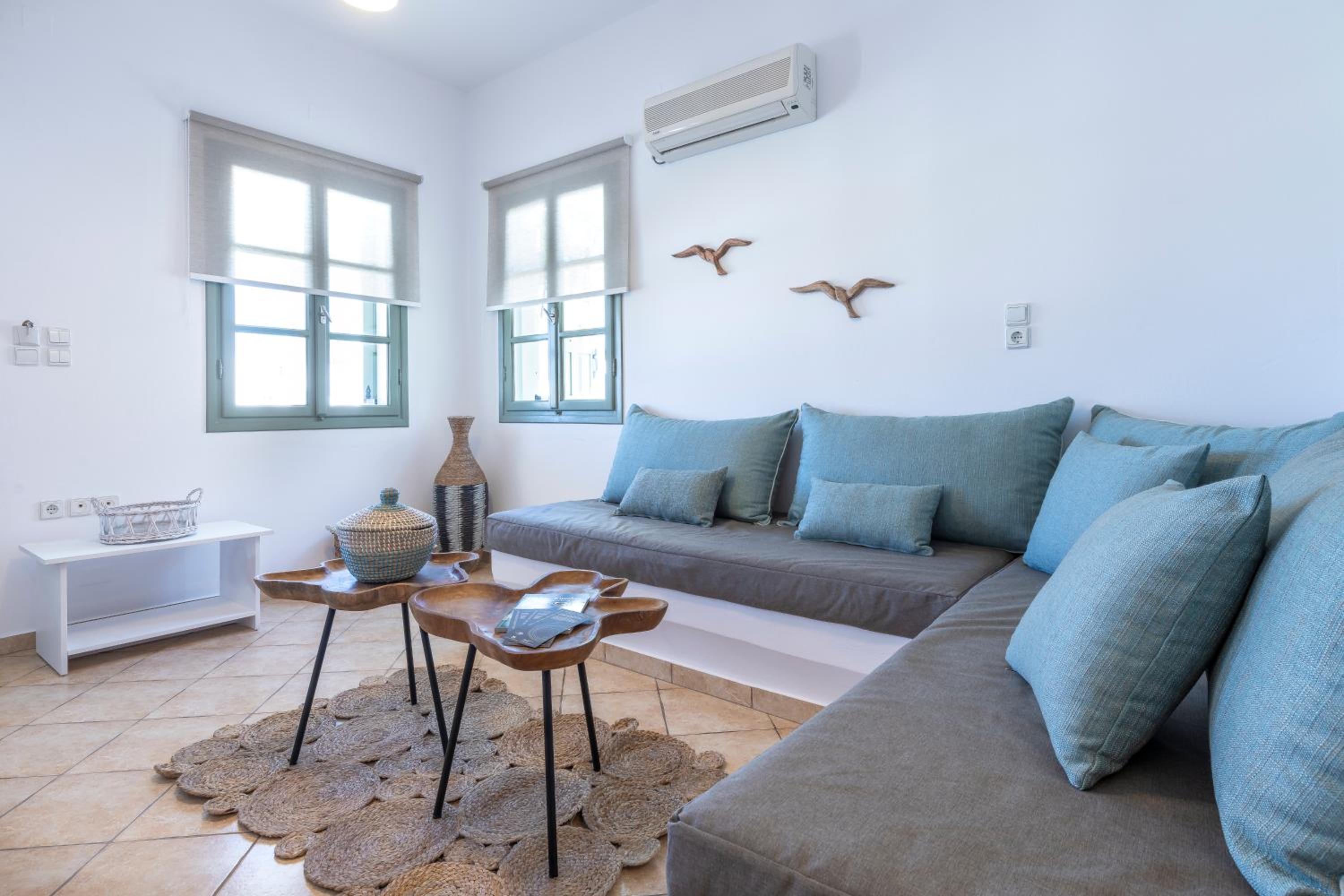 Mirabeli Apartments & Suites