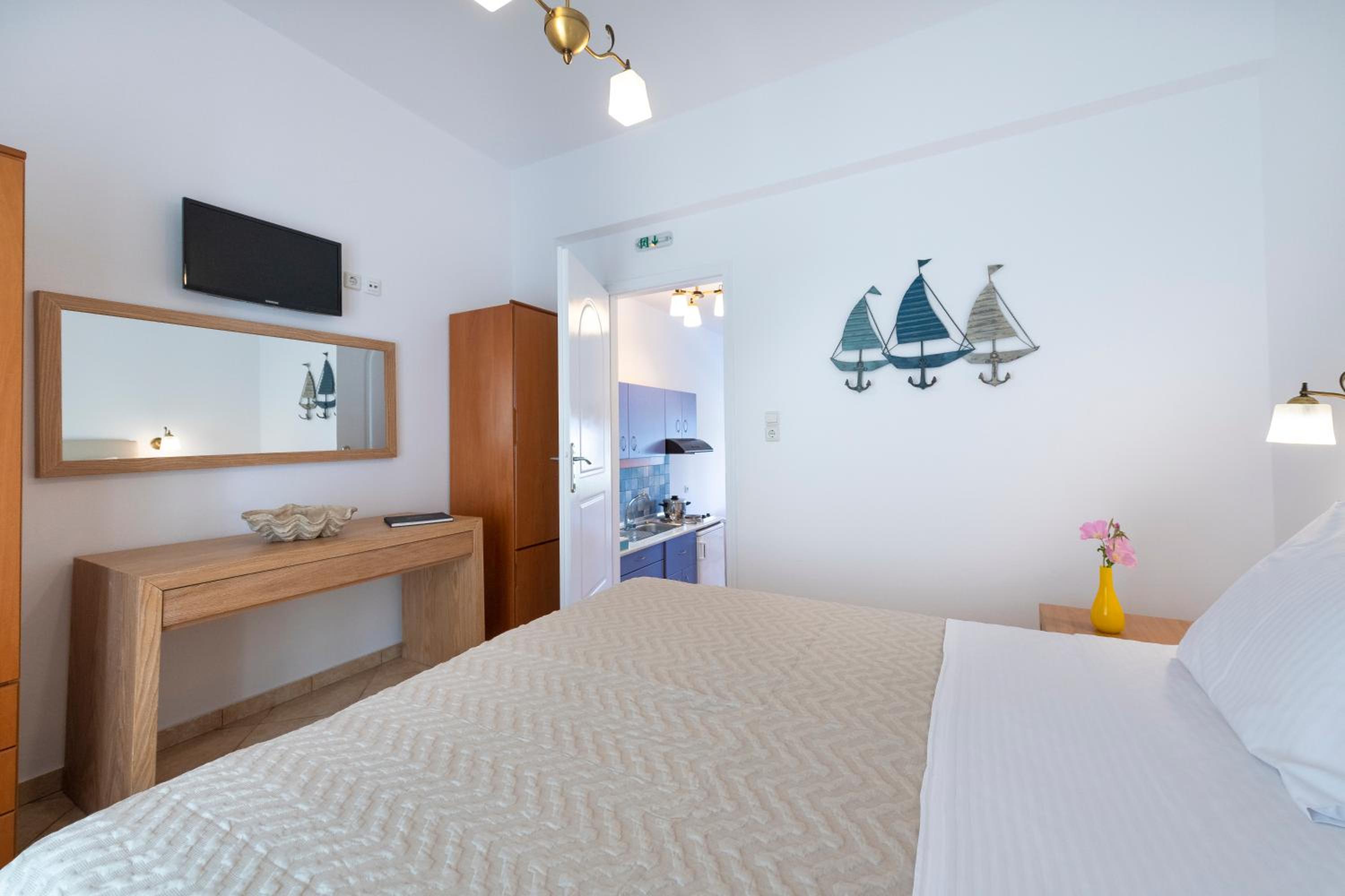Mirabeli Apartments & Suites