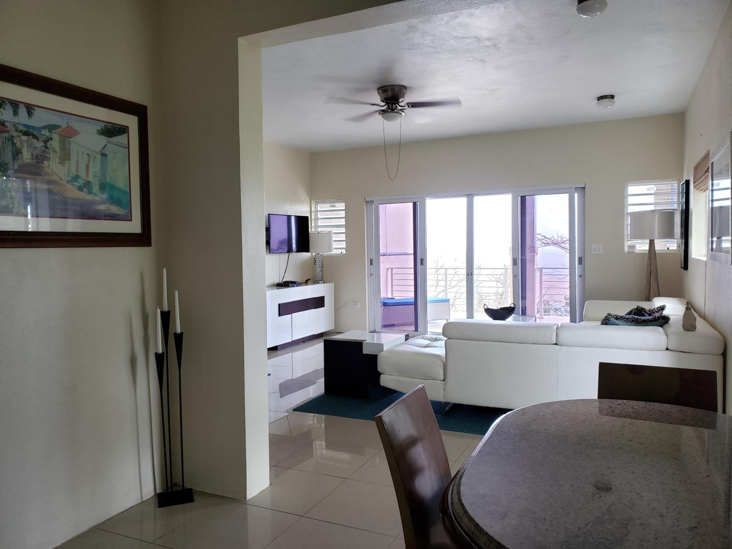 Villa Indigo Sunny 1BR Apartment in Private Gated Estate view 5