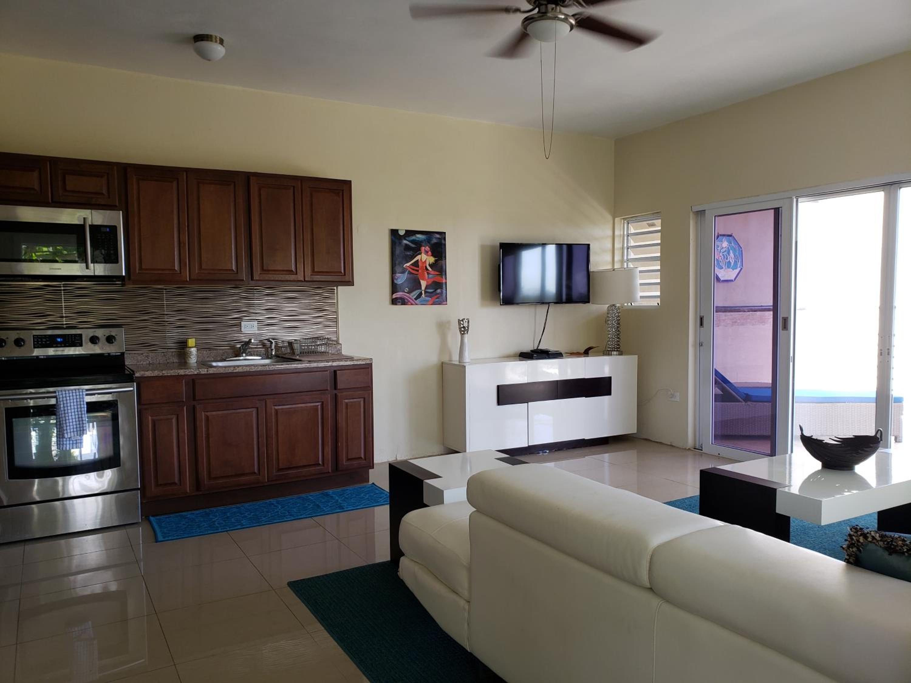 Villa Indigo Sunny 1BR Apartment in Private Gated Estate view 2