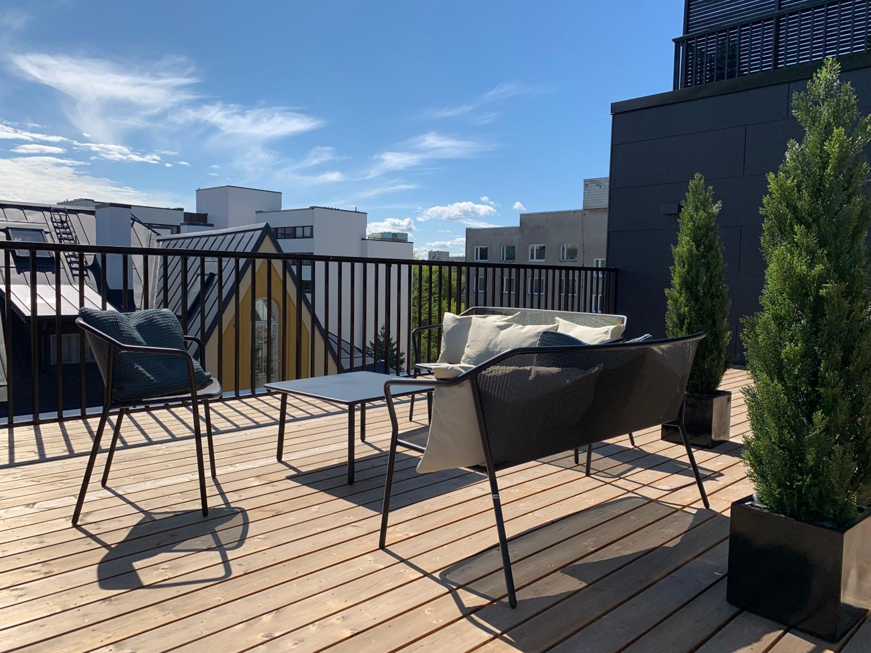 Thomas' Home - Trendy, Central & Balcony