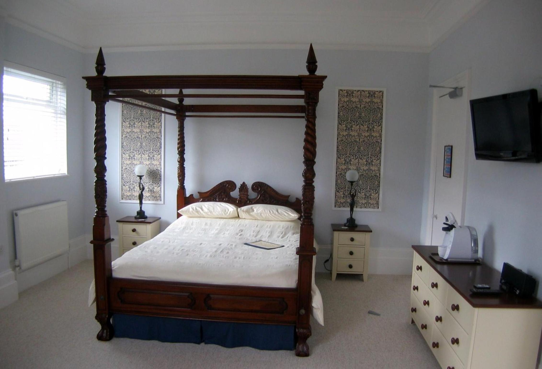 The Snowdon House
