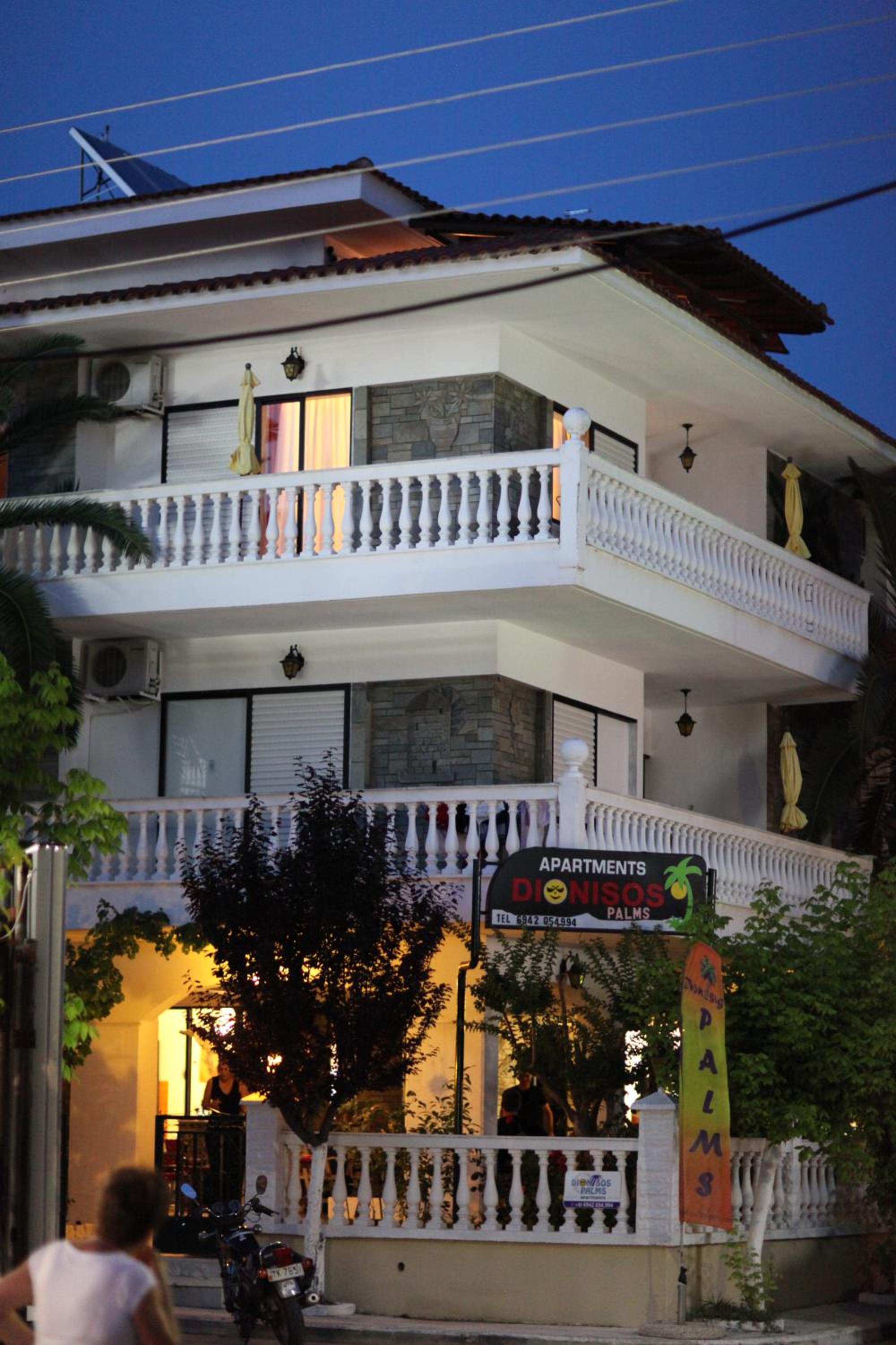 Dionisos Palms Apartments