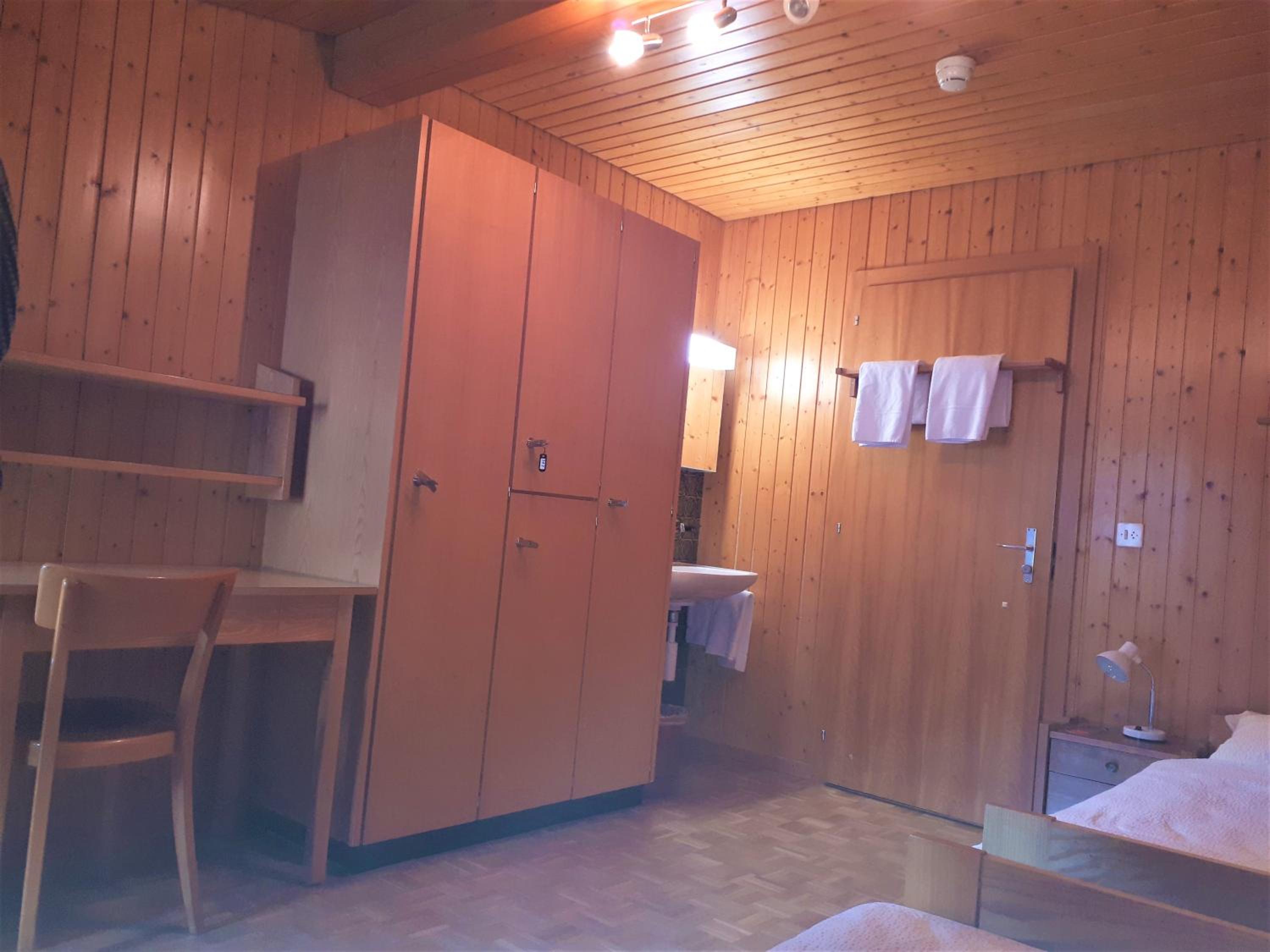 Photo 8