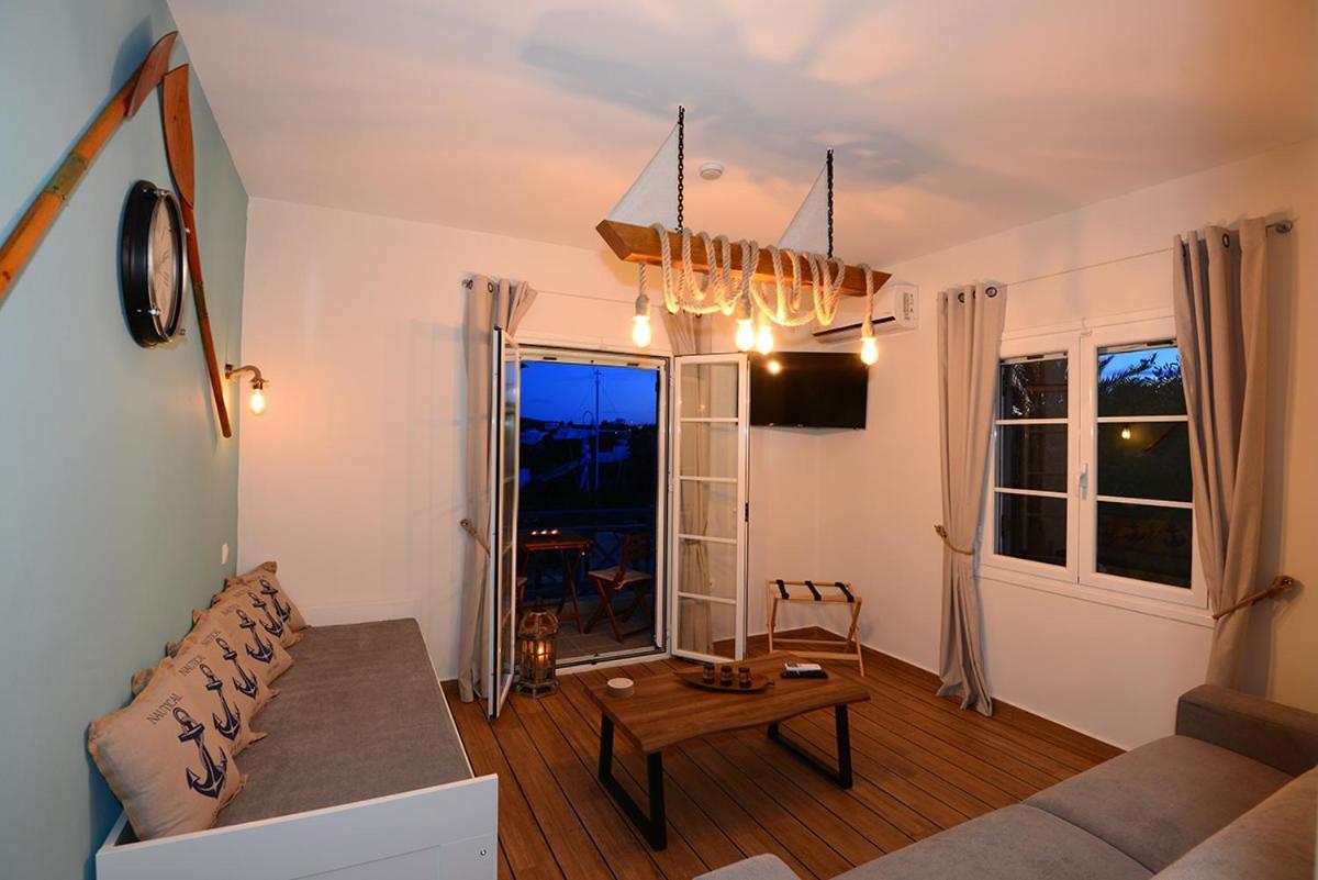 Deck1Syros Premium Apartments, apartamento en Vari