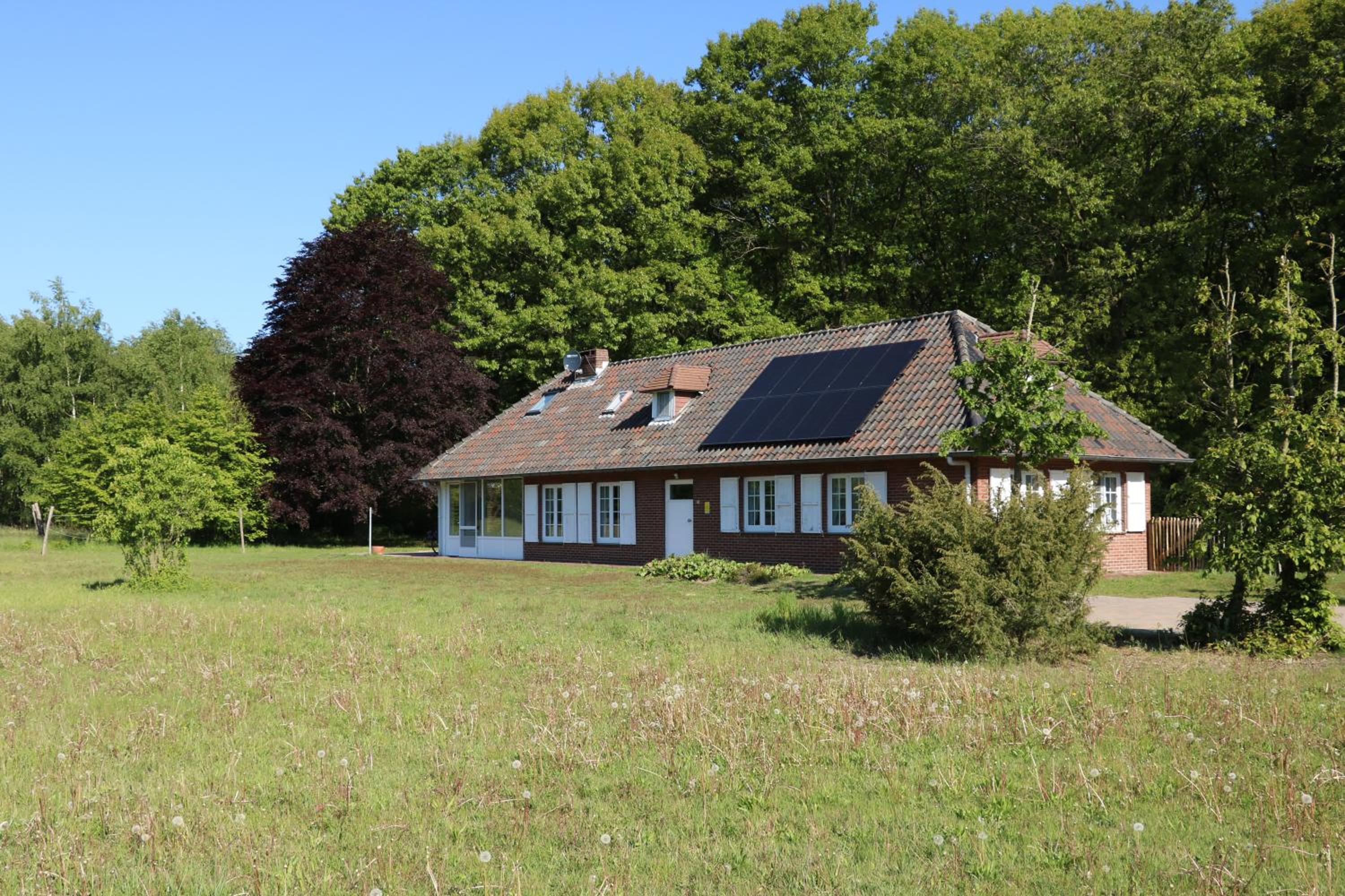Unieke vakantiewoning met jacuzzi in de natuur view 2
