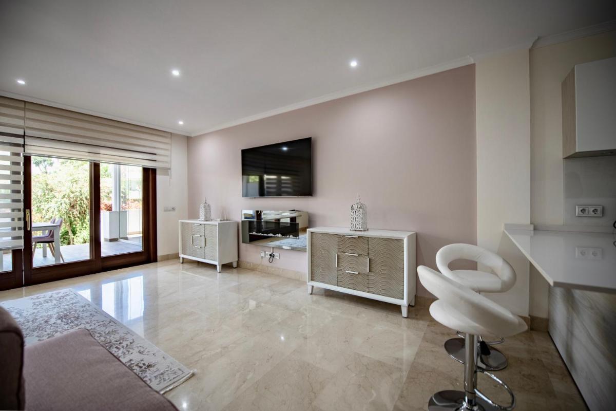 Luxury apartment at Lomas del Rey, Puente Romano photo 4