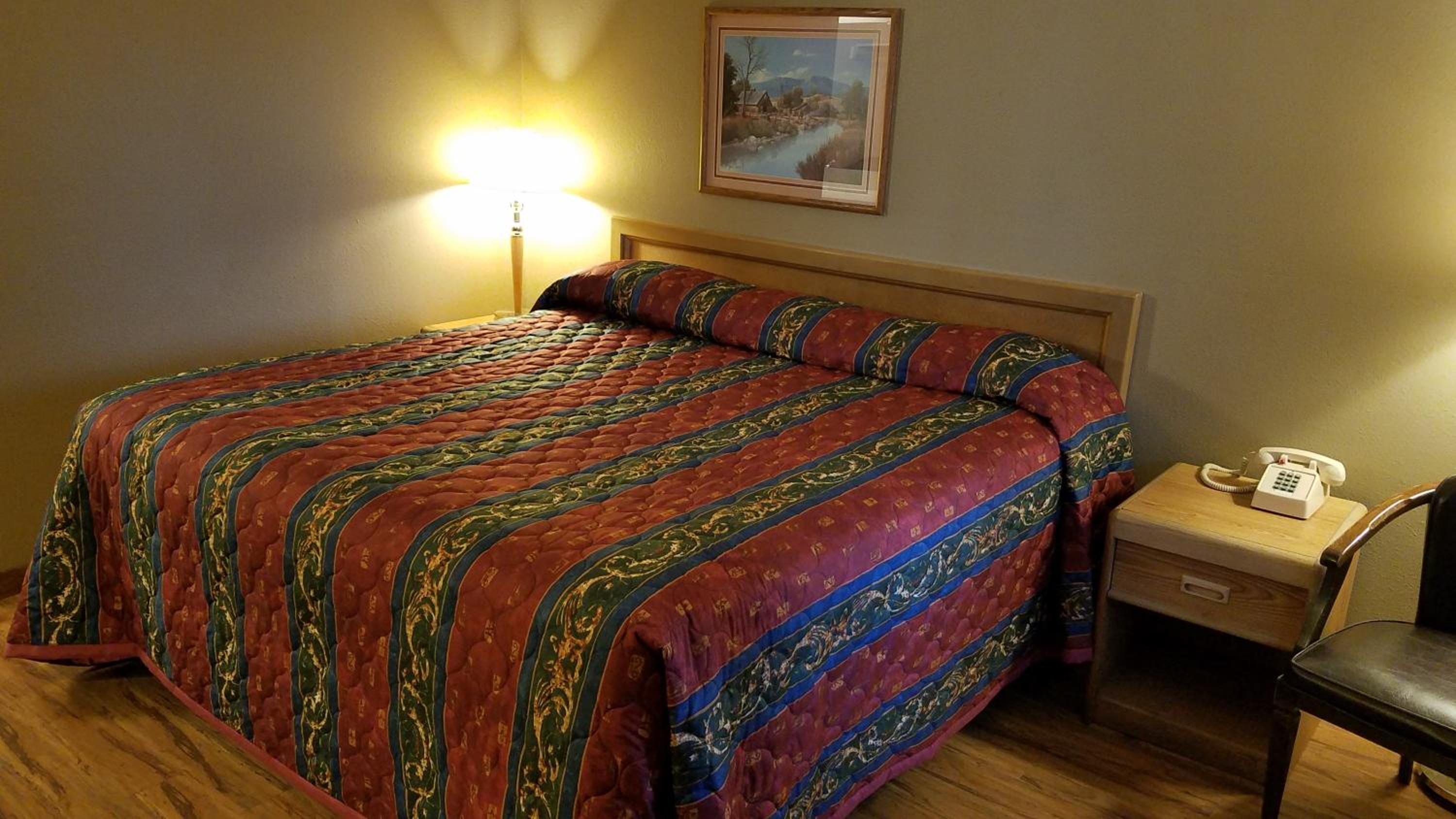 La Grande Vacations - Royal Motor Inn - Property Image 5