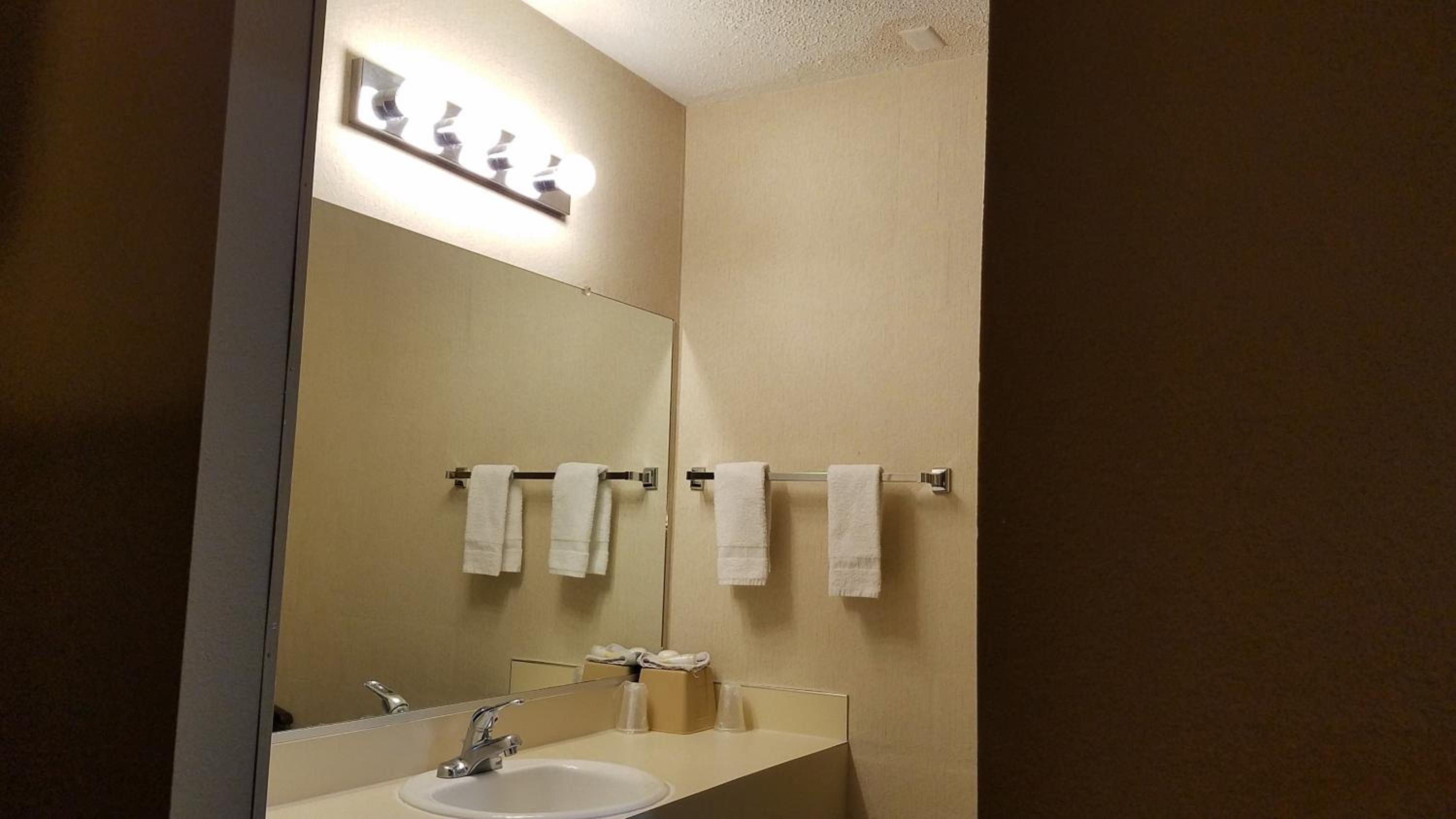 La Grande Vacations - Royal Motor Inn - Property Image 30