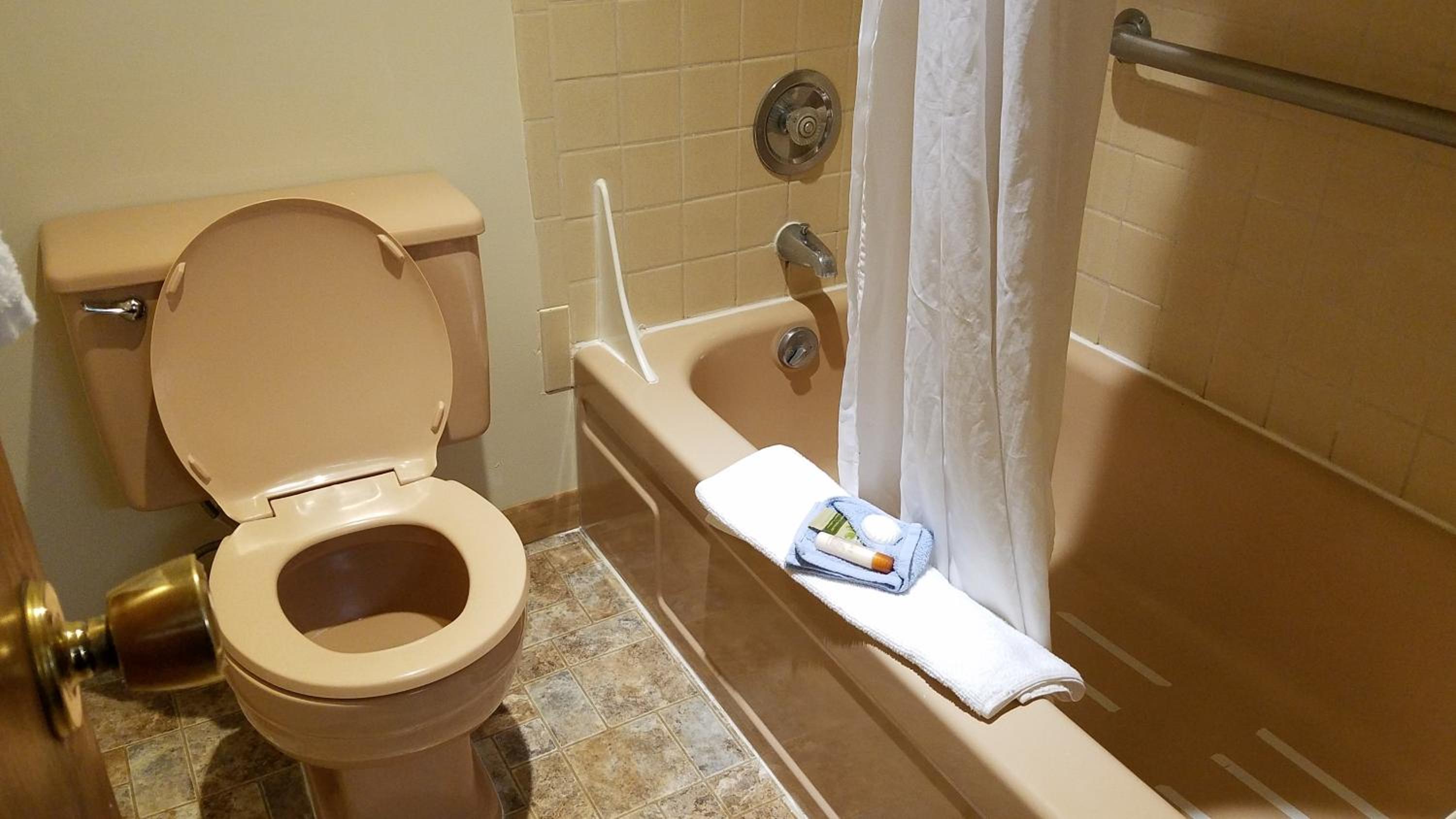 La Grande Vacations - Royal Motor Inn - Property Image 2