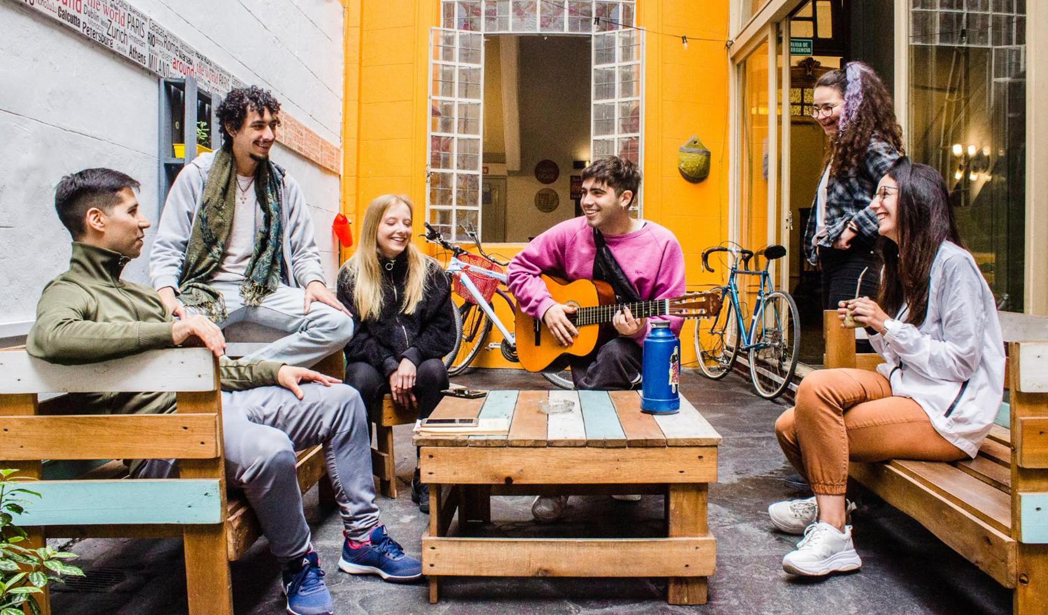 Play Hostel Arcos - Image 4