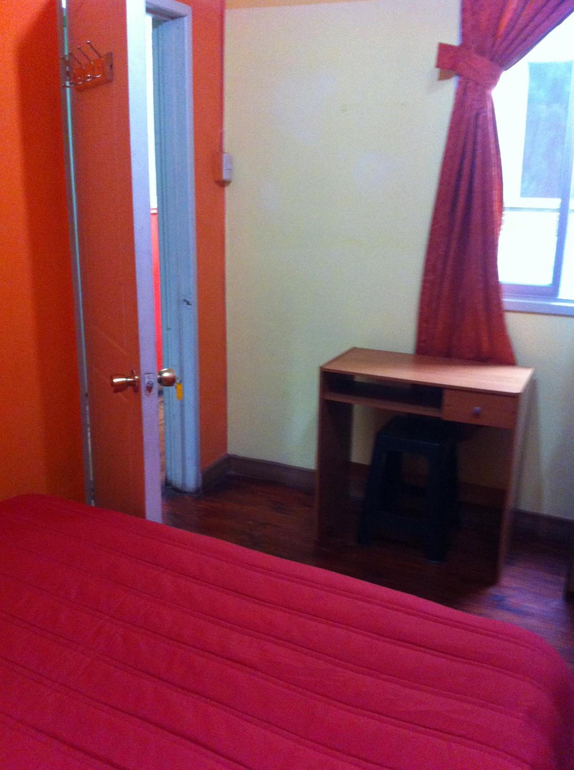 Hostal Tricontinental