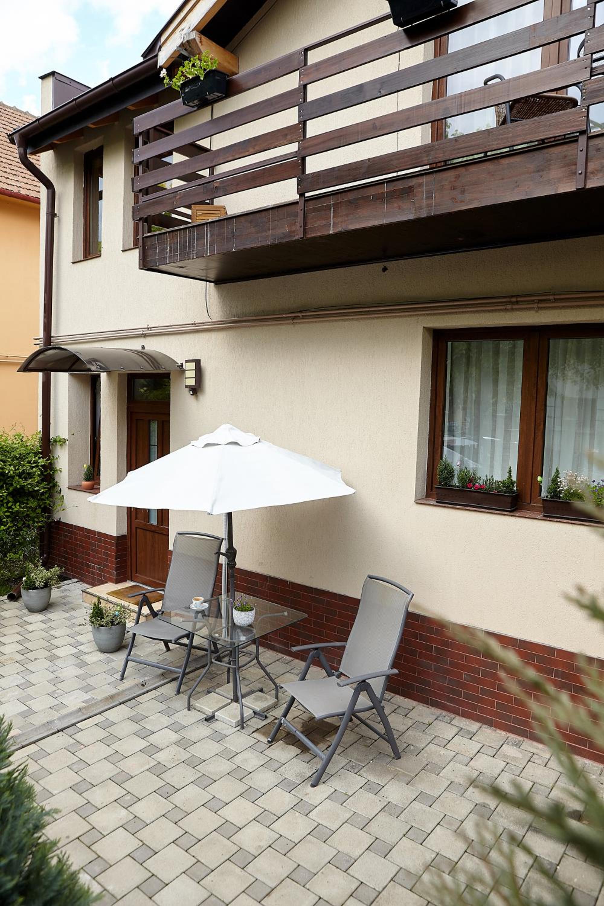 Apartament Rozelor view 2