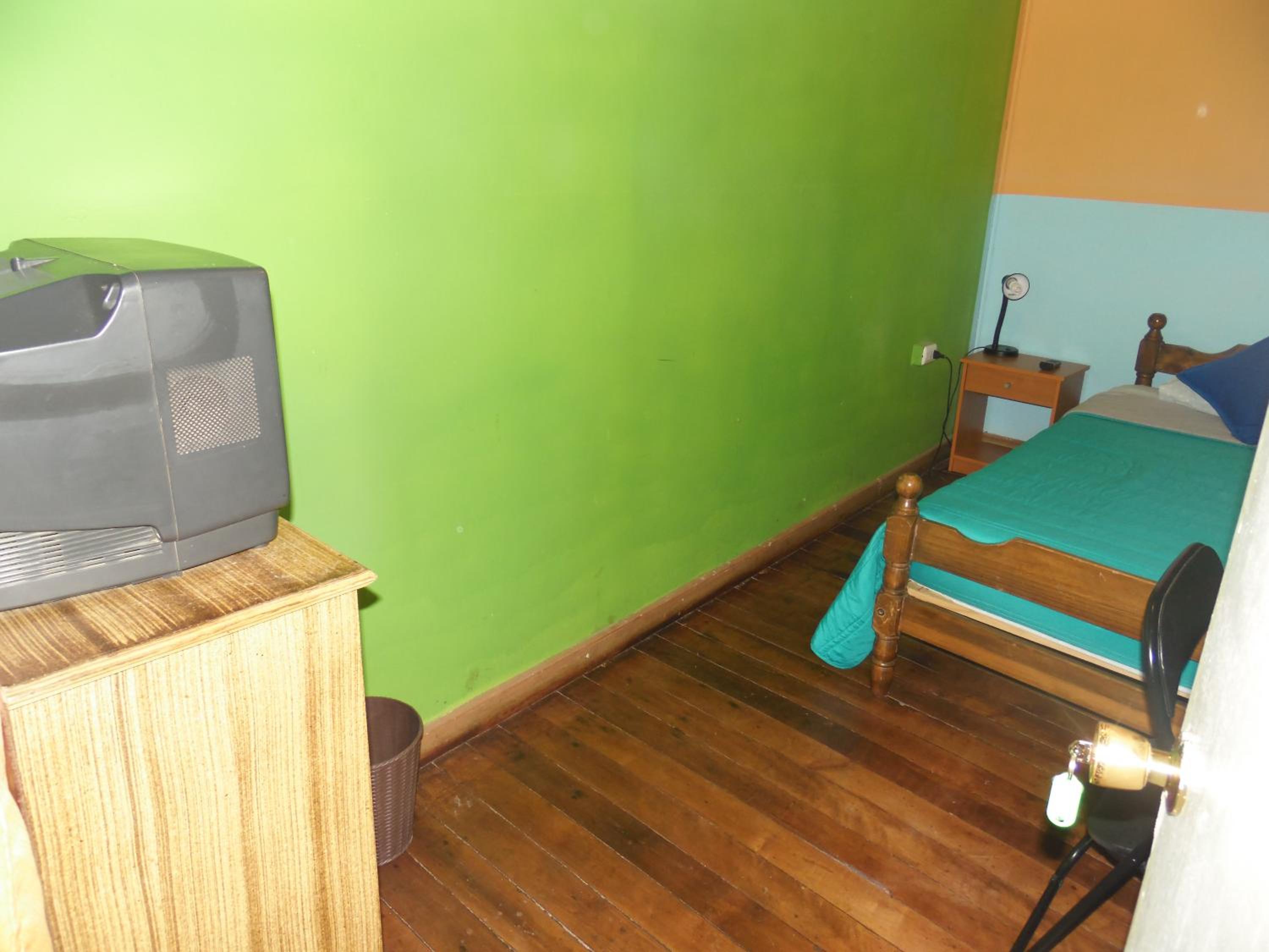 Hostal Tricontinental