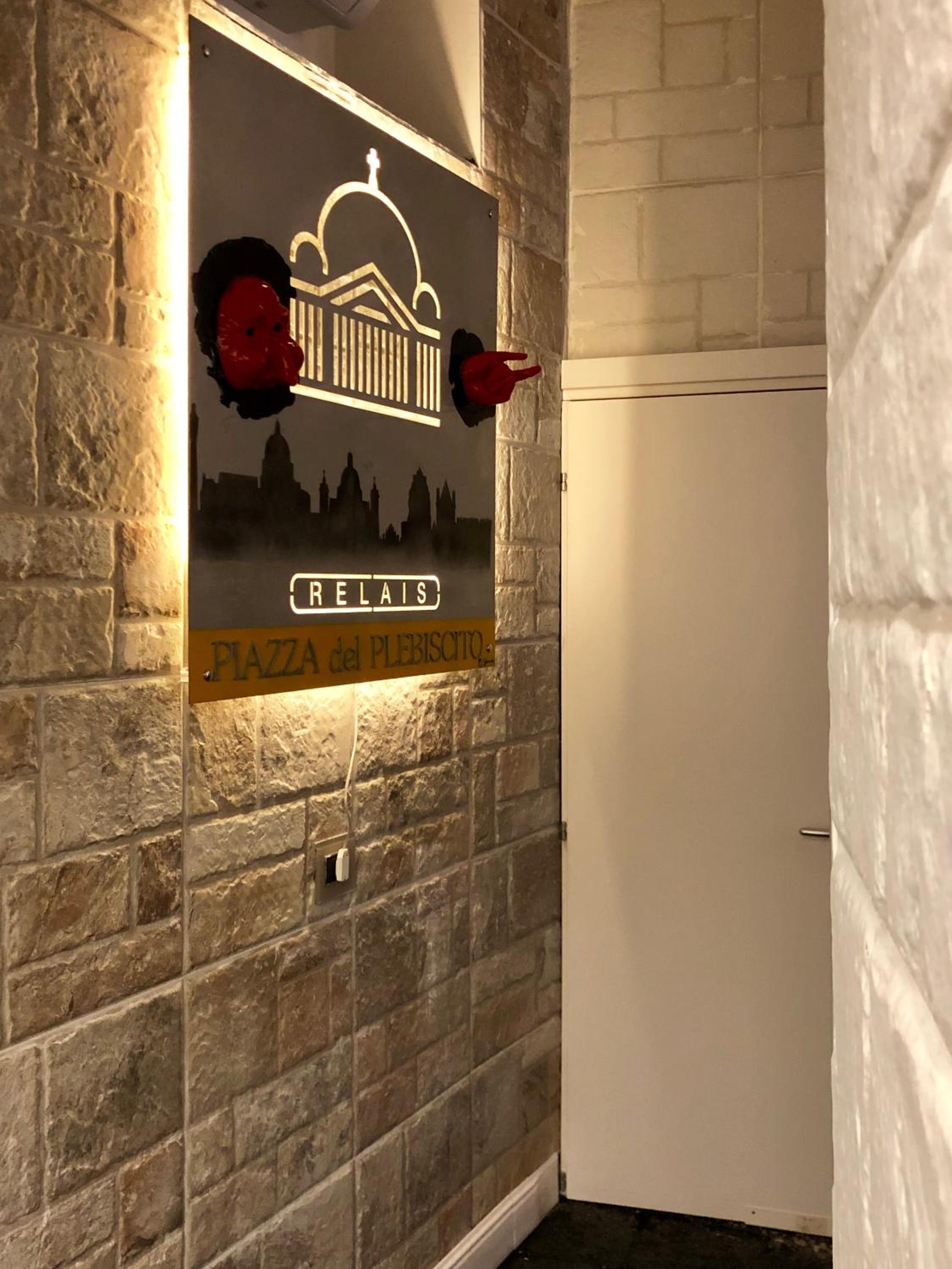 Relais Piazza Del Plebiscito B&B