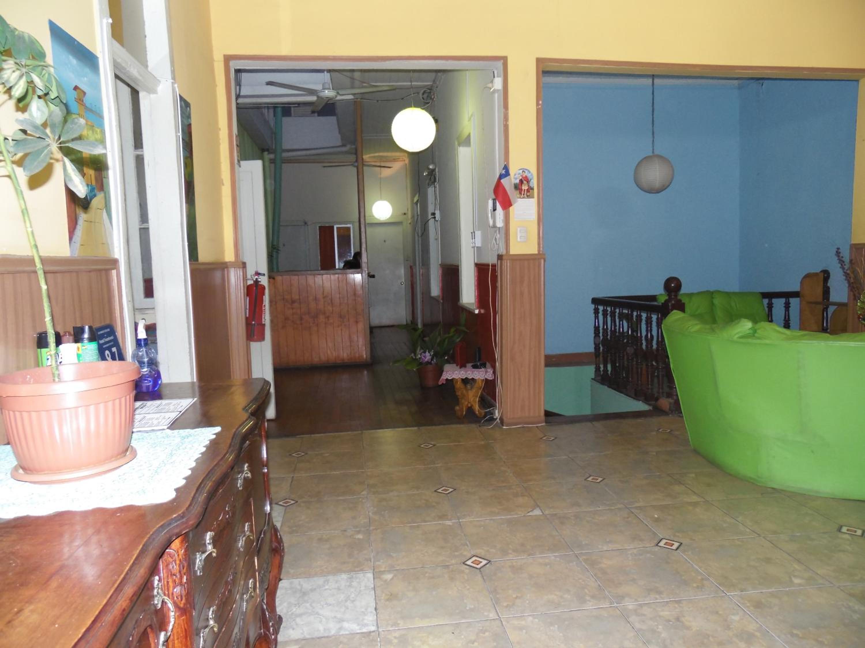 Hostal Tricontinental