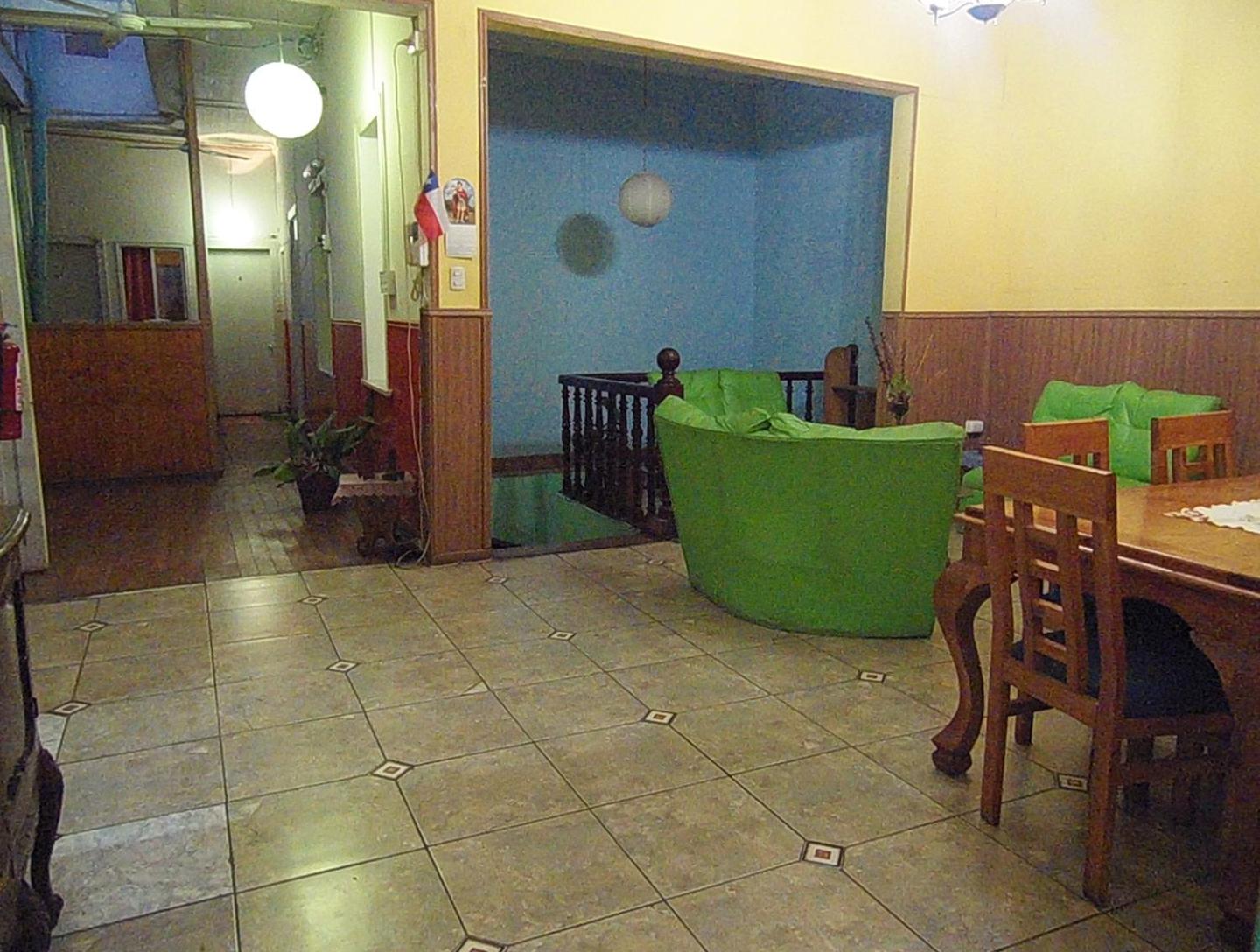Hostal Tricontinental