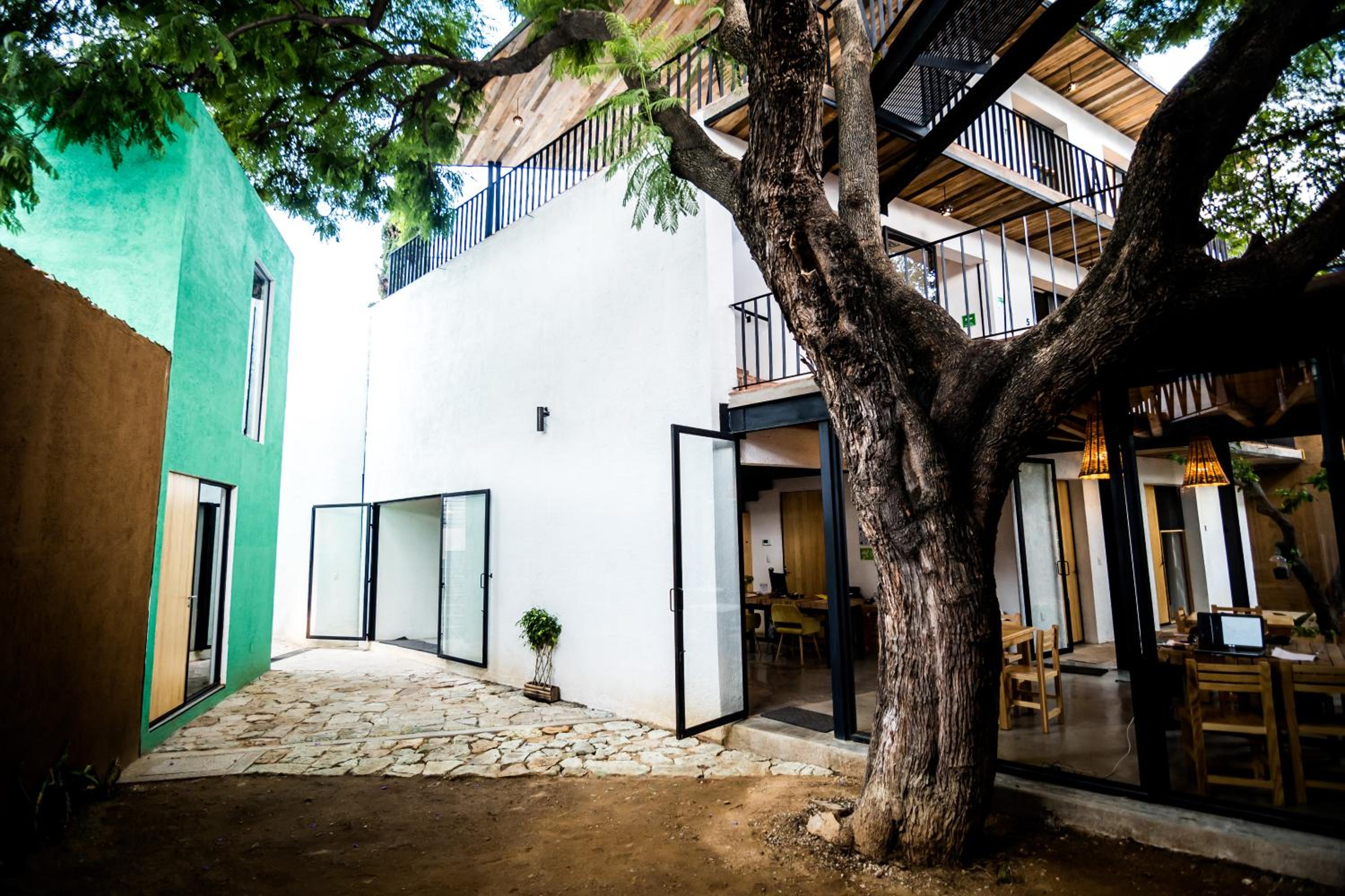 Hotel con Corazón - Image 1